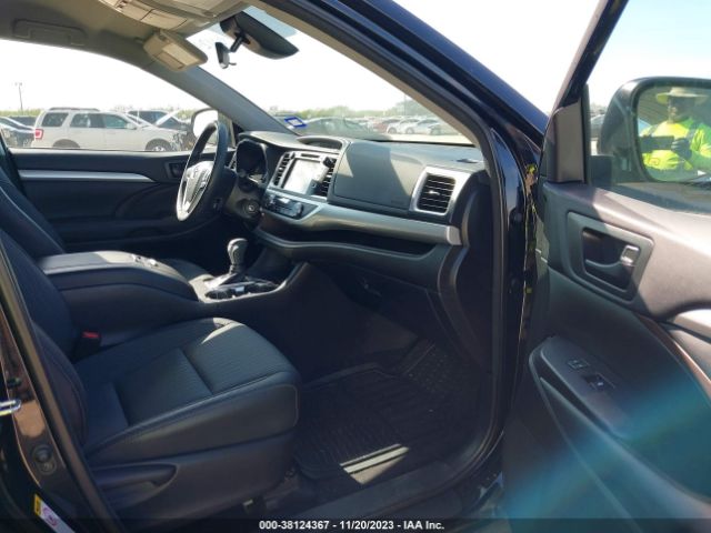 Photo 4 VIN: 5TDZZRFH3JS249521 - TOYOTA HIGHLANDER 