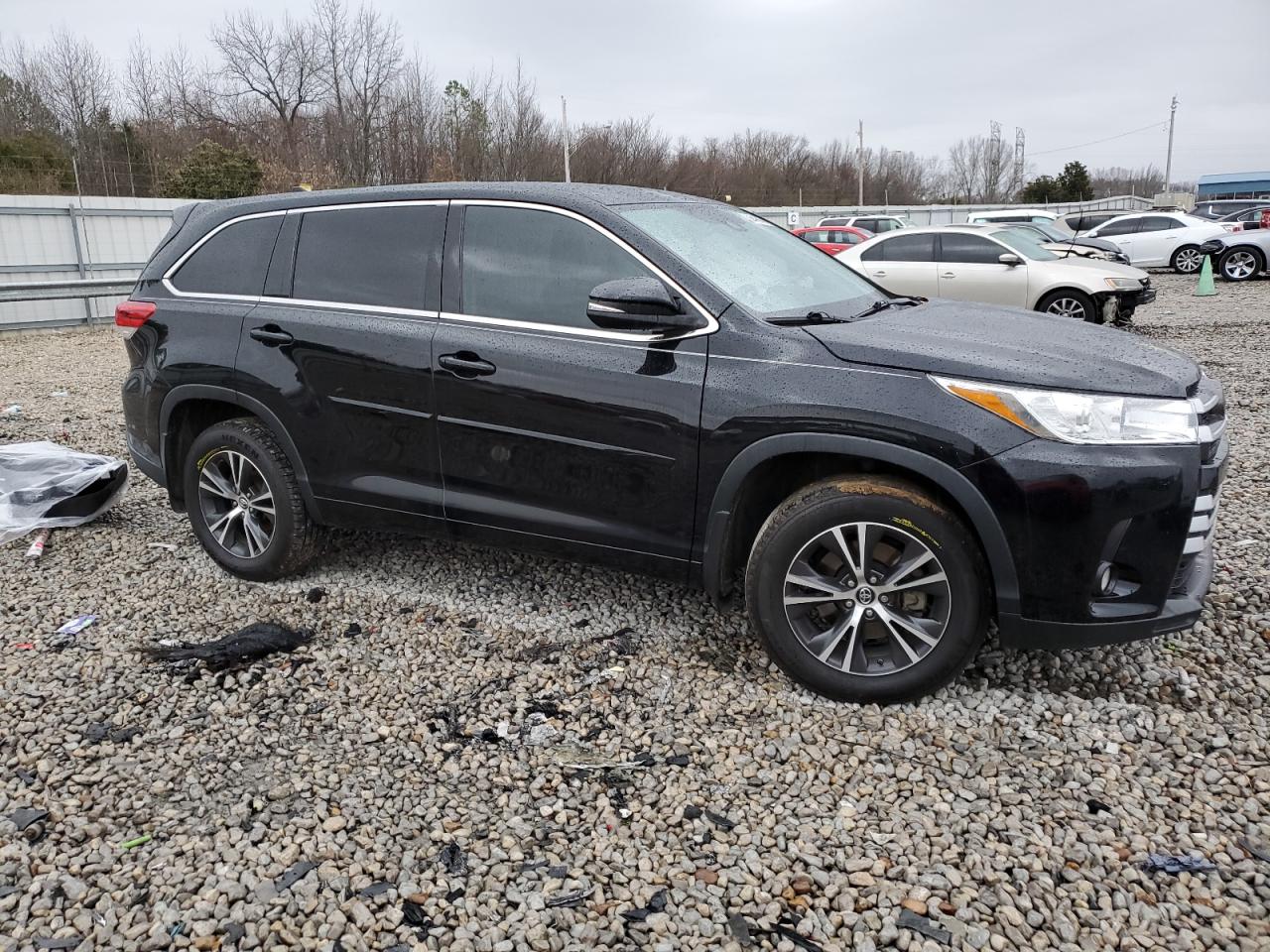 Photo 3 VIN: 5TDZZRFH4JS274606 - TOYOTA HIGHLANDER 