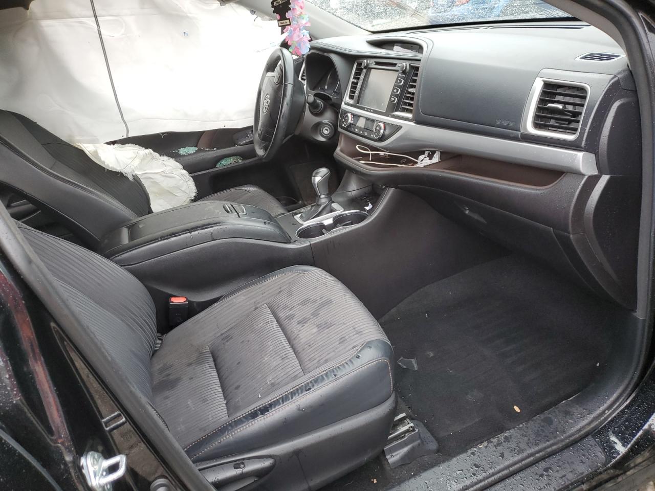 Photo 6 VIN: 5TDZZRFH4JS274606 - TOYOTA HIGHLANDER 