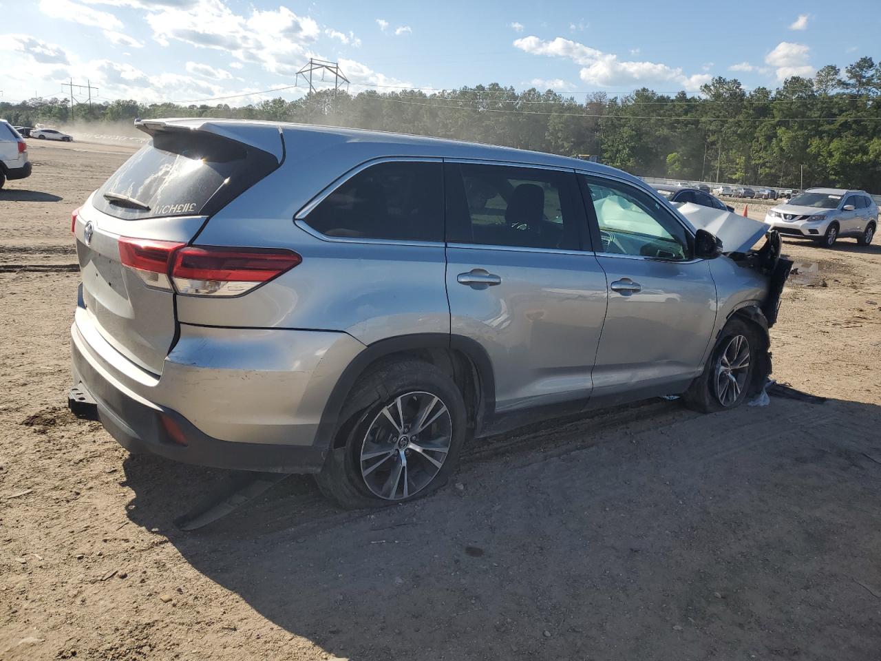 Photo 2 VIN: 5TDZZRFH4KS289737 - TOYOTA HIGHLANDER 