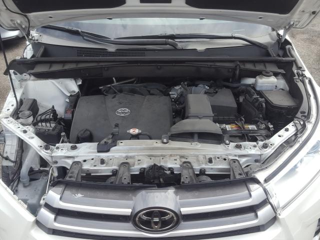 Photo 6 VIN: 5TDZZRFH5JS265638 - TOYOTA HIGHLANDER 