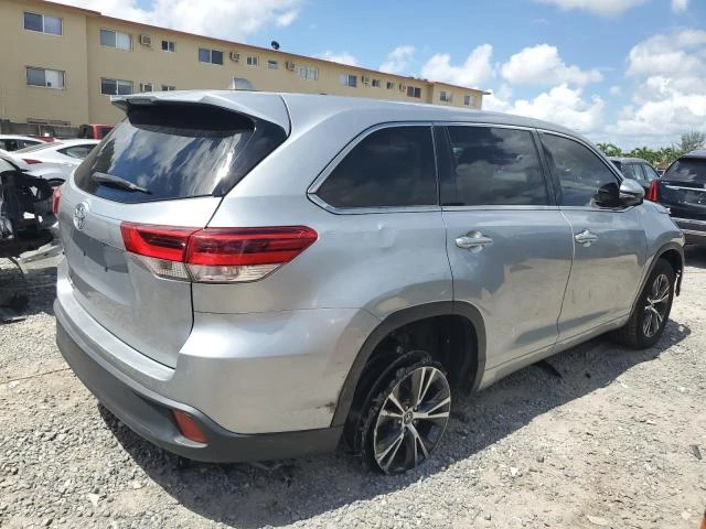 Photo 2 VIN: 5TDZZRFH5JS272606 - TOYOTA HIGHLANDER 