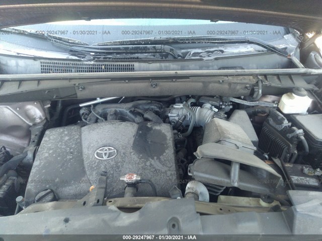 Photo 9 VIN: 5TDZZRFH6JS249643 - TOYOTA HIGHLANDER 