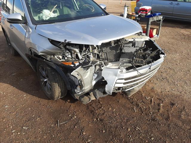 Photo 8 VIN: 5TDZZRFH7JS248632 - TOYOTA HIGHLANDER 