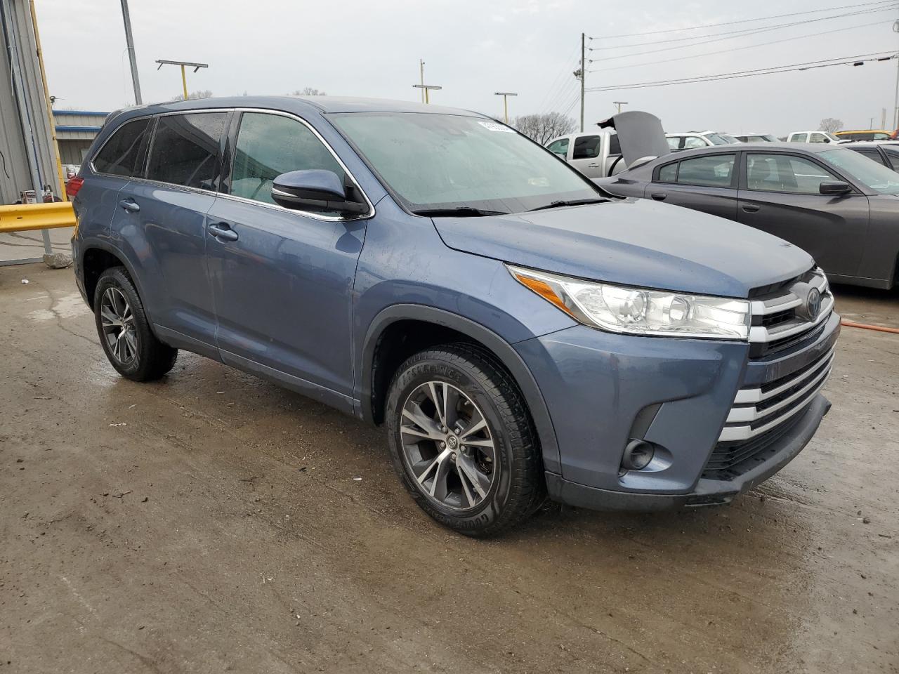 Photo 3 VIN: 5TDZZRFH7JS249036 - TOYOTA HIGHLANDER 