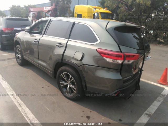 Photo 2 VIN: 5TDZZRFH7JS278309 - TOYOTA HIGHLANDER 