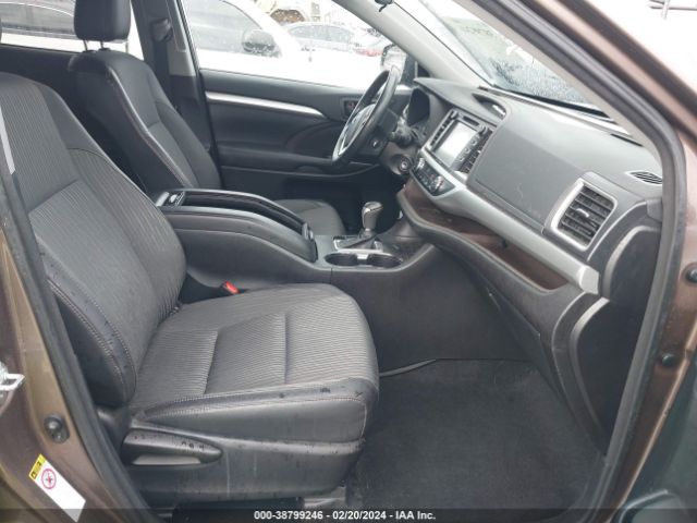 Photo 4 VIN: 5TDZZRFH8JS272230 - TOYOTA HIGHLANDER 