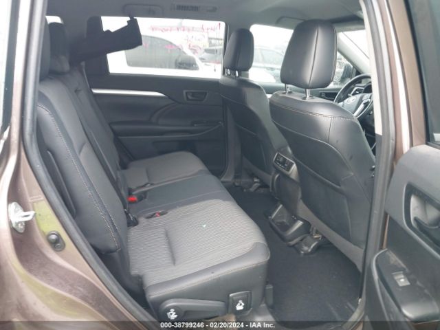 Photo 7 VIN: 5TDZZRFH8JS272230 - TOYOTA HIGHLANDER 