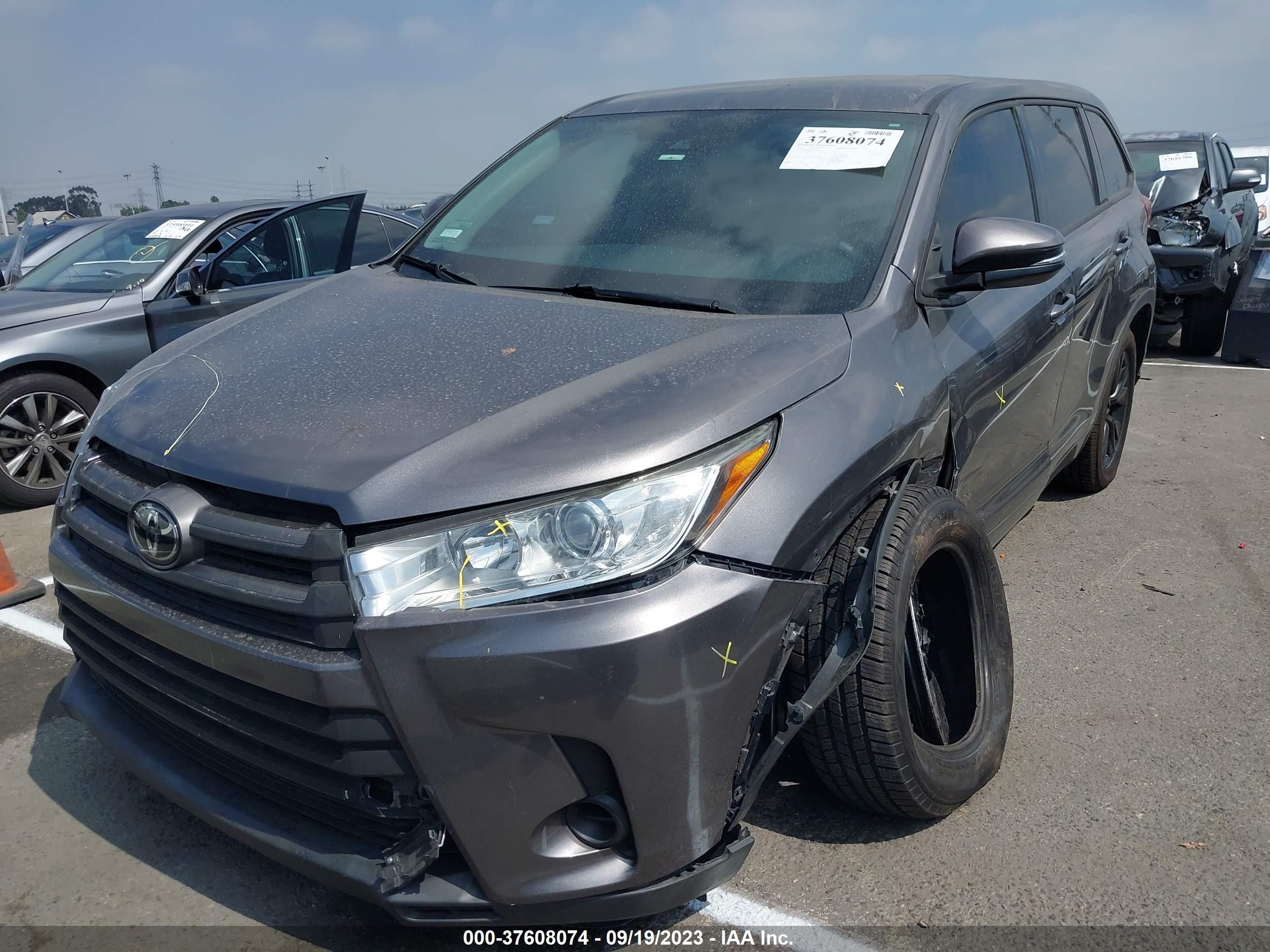 Photo 5 VIN: 5TDZZRFH9JS267859 - TOYOTA HIGHLANDER 