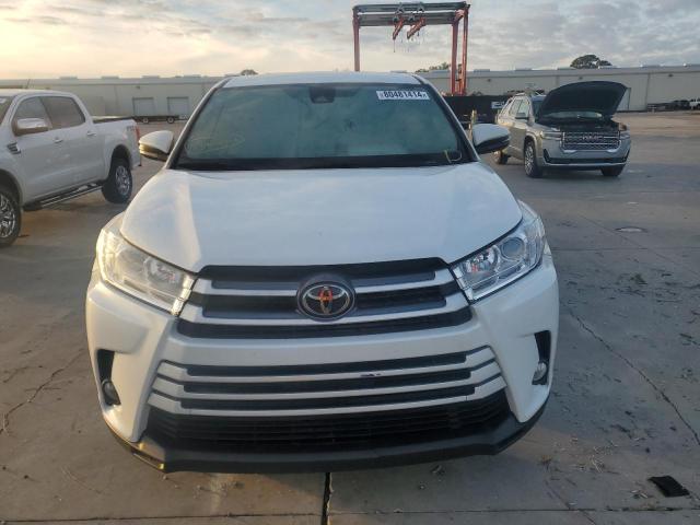 Photo 4 VIN: 5TDZZRFH9JS281891 - TOYOTA HIGHLANDER 