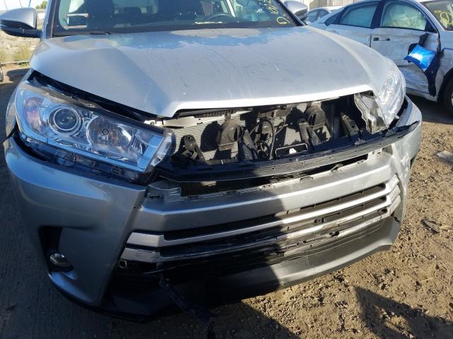 Photo 8 VIN: 5TDZZRFH9KS337653 - TOYOTA HIGHLANDER 