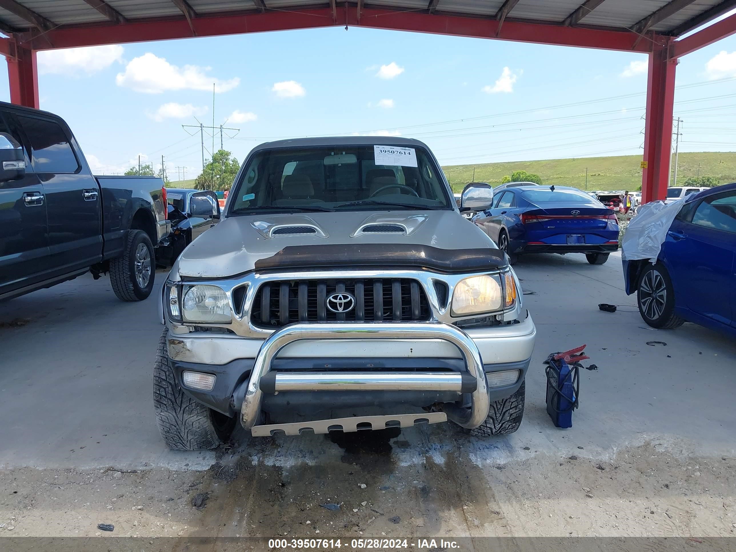 Photo 11 VIN: 5TEGN92N03Z217405 - TOYOTA TACOMA 