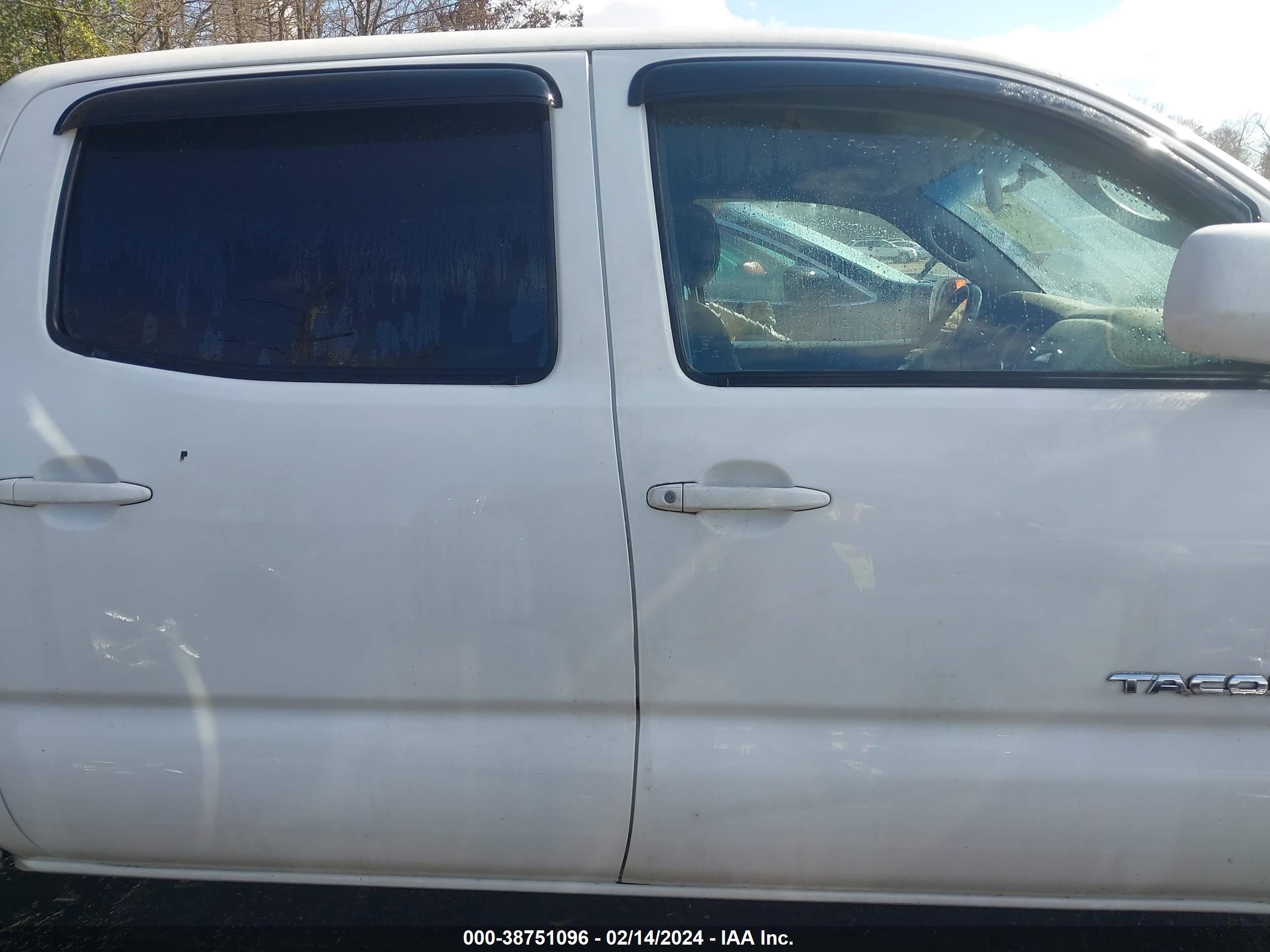 Photo 13 VIN: 5TEJU62N05Z131134 - TOYOTA TACOMA 