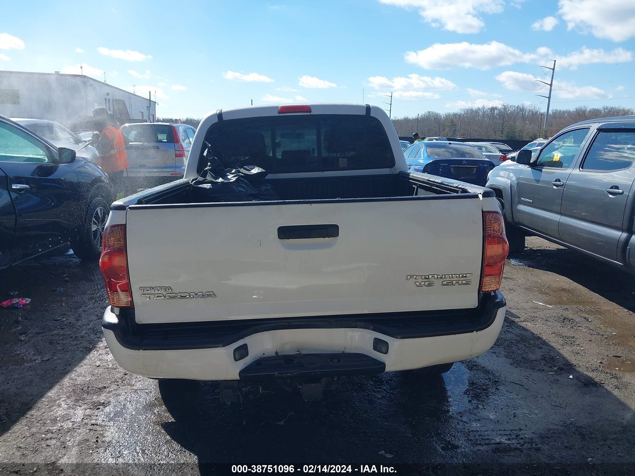 Photo 16 VIN: 5TEJU62N05Z131134 - TOYOTA TACOMA 