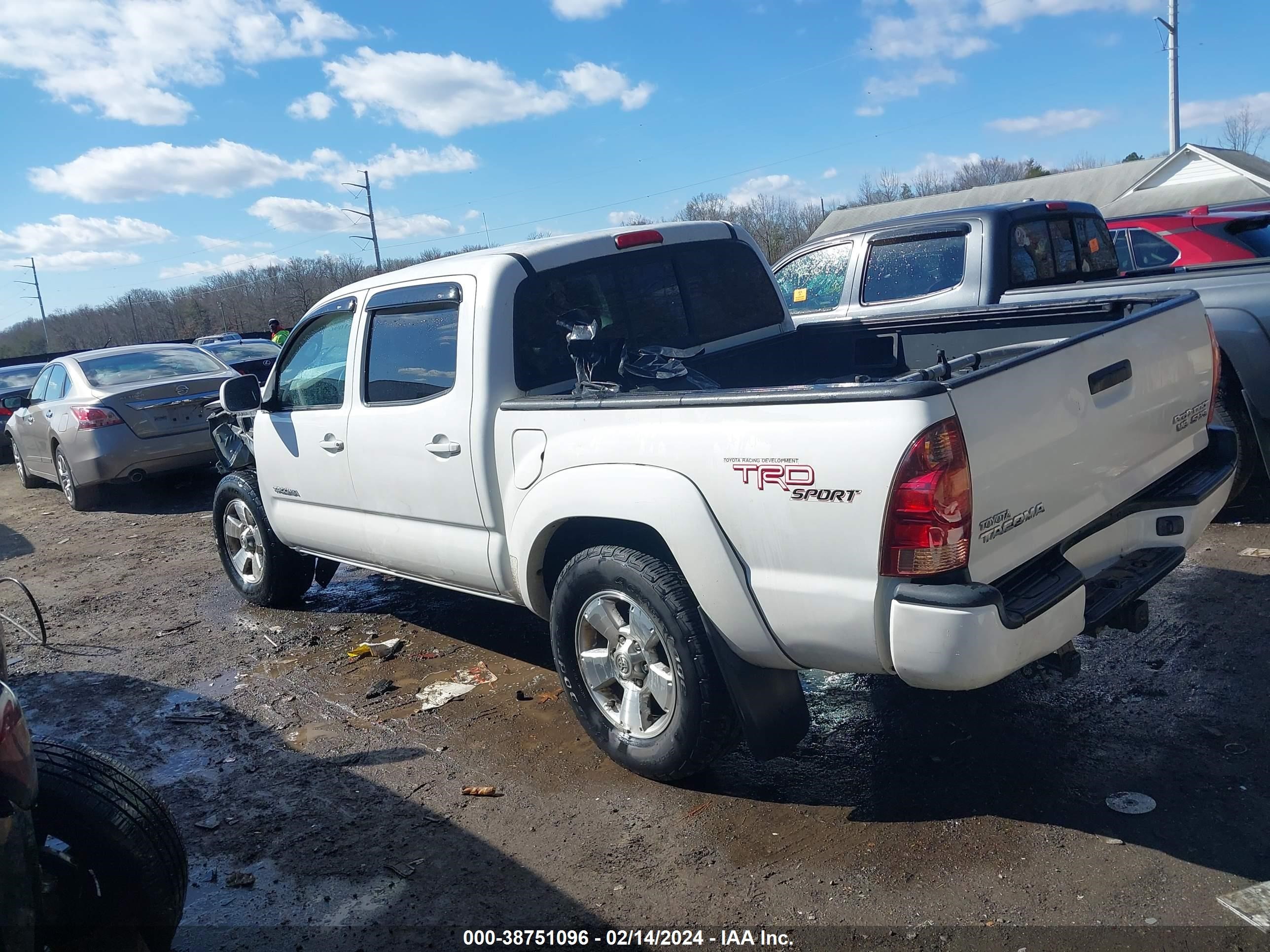 Photo 2 VIN: 5TEJU62N05Z131134 - TOYOTA TACOMA 