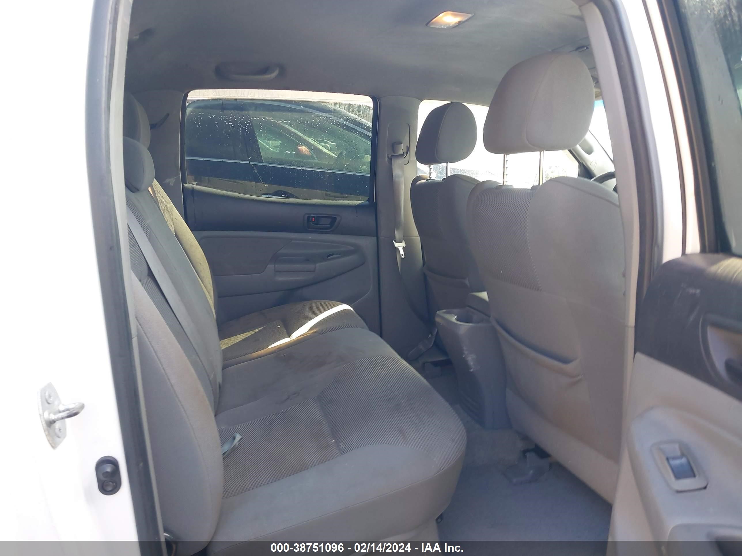 Photo 7 VIN: 5TEJU62N05Z131134 - TOYOTA TACOMA 