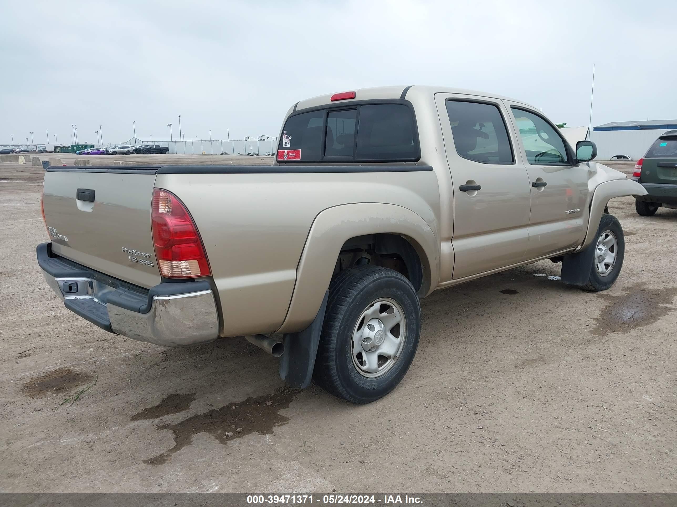 Photo 3 VIN: 5TEJU62N15Z047923 - TOYOTA TACOMA 