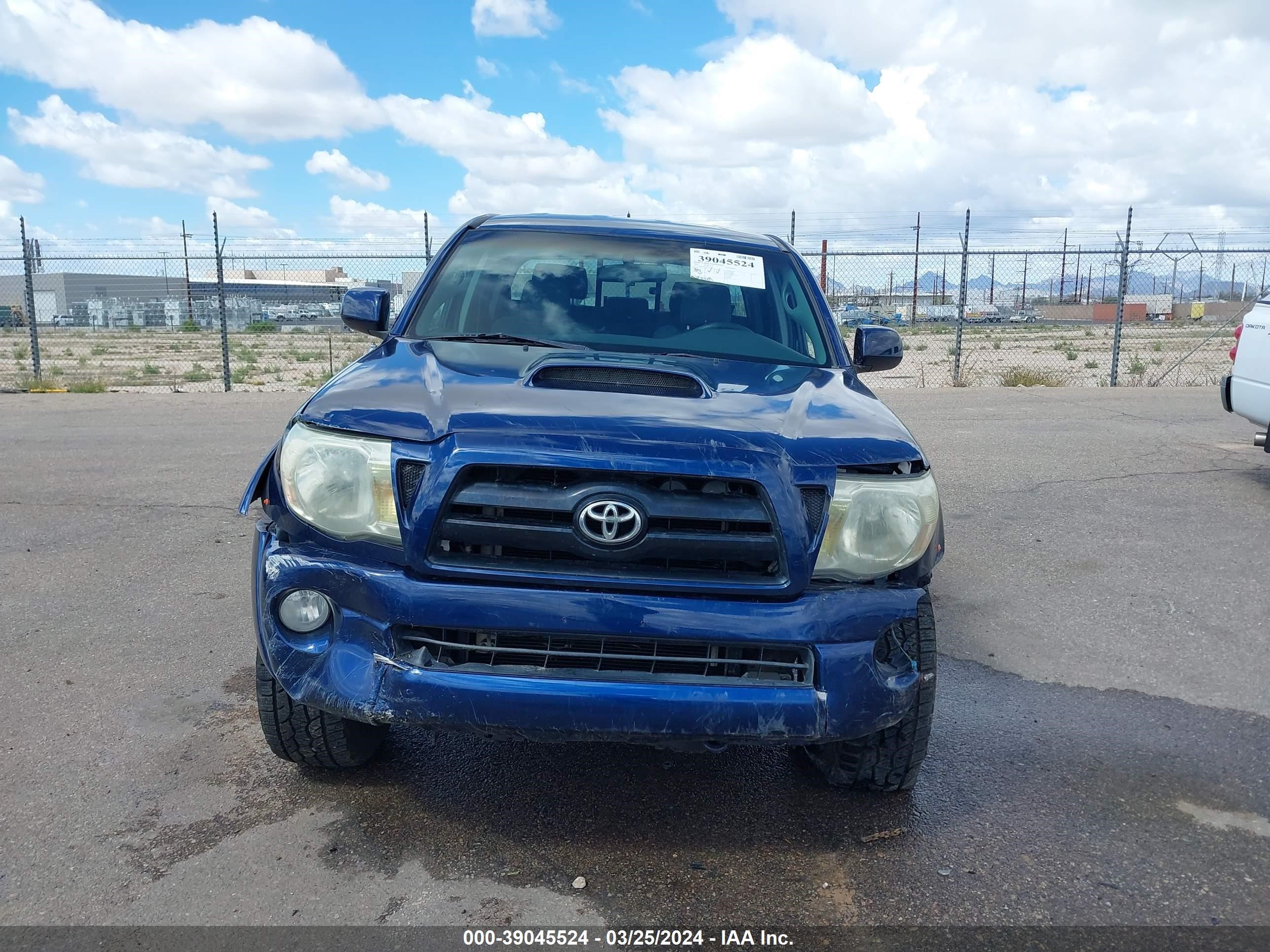 Photo 11 VIN: 5TEJU62N18Z519493 - TOYOTA TACOMA 