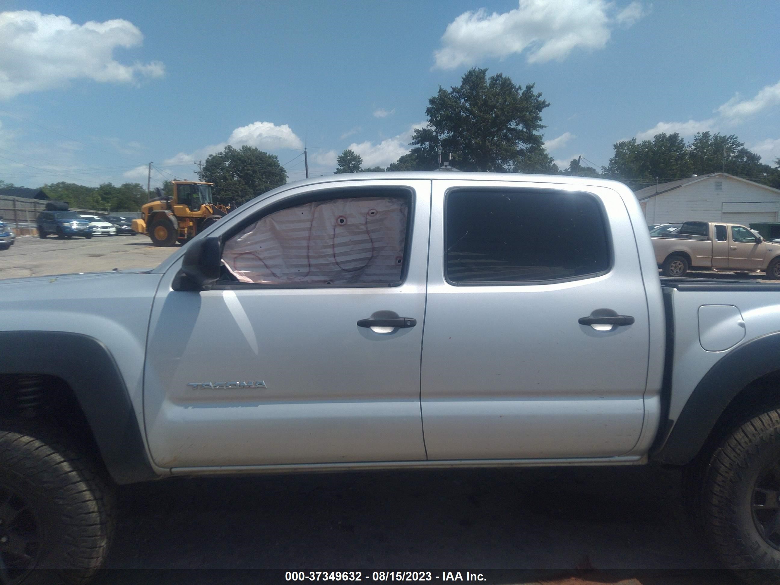 Photo 12 VIN: 5TEJU62N28Z545004 - TOYOTA TACOMA 