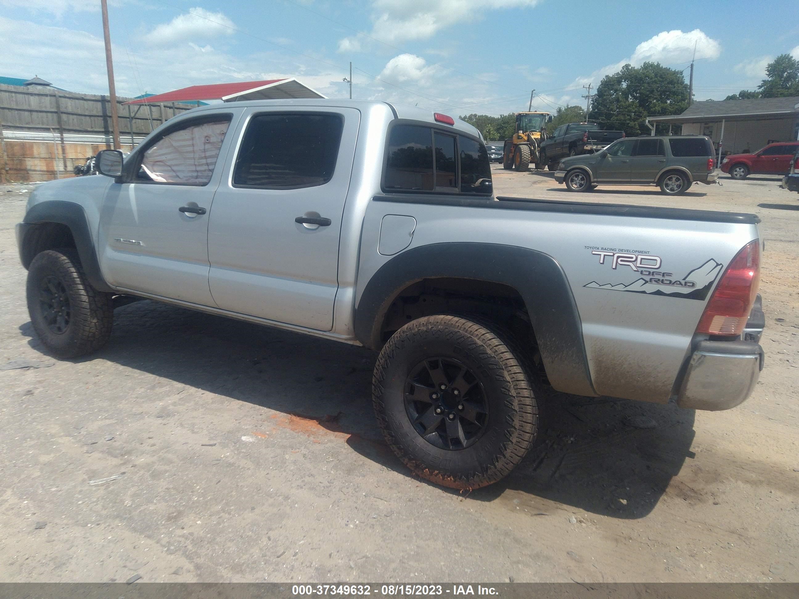 Photo 2 VIN: 5TEJU62N28Z545004 - TOYOTA TACOMA 