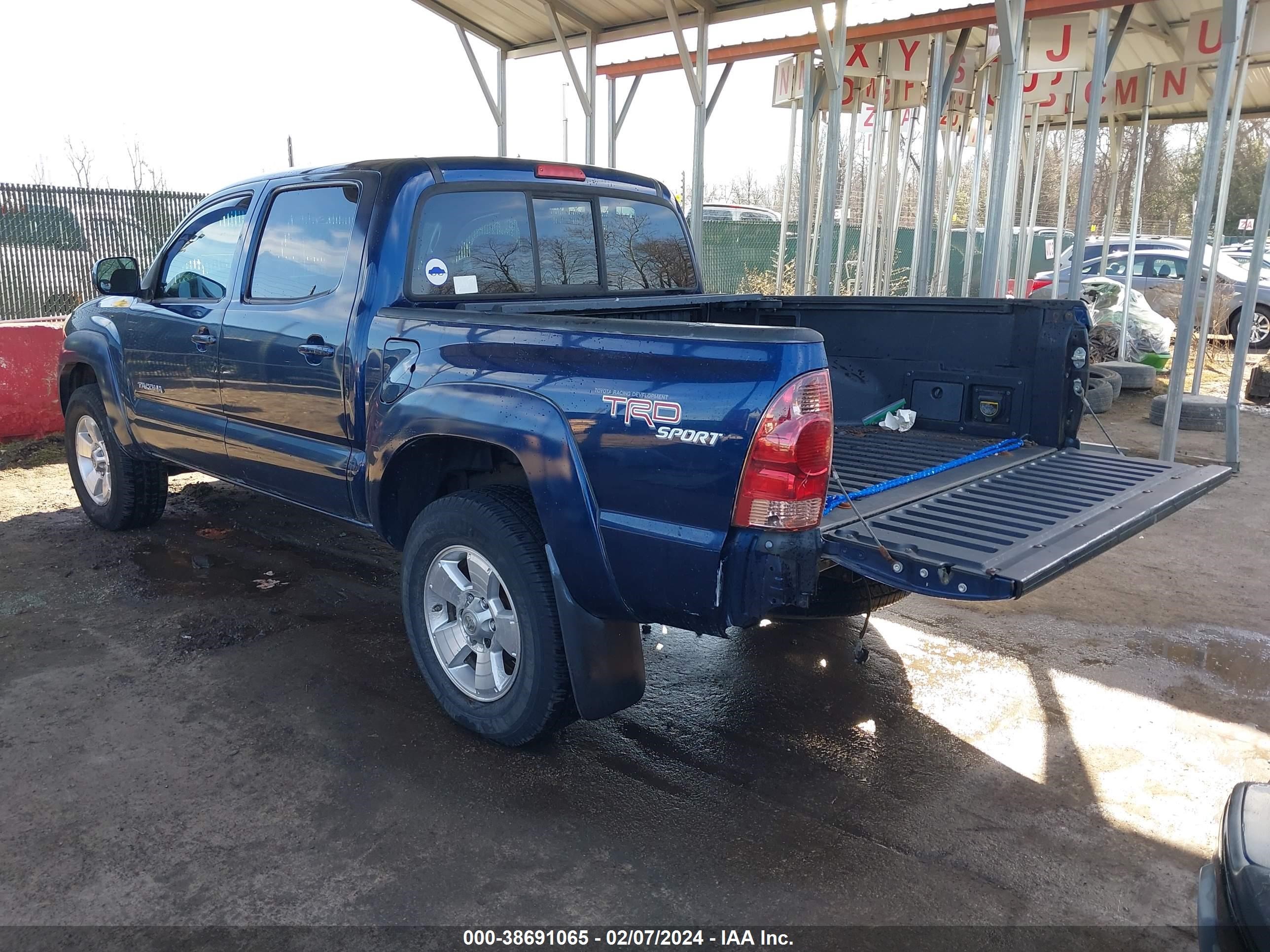 Photo 2 VIN: 5TEJU62N57Z463394 - TOYOTA TACOMA 