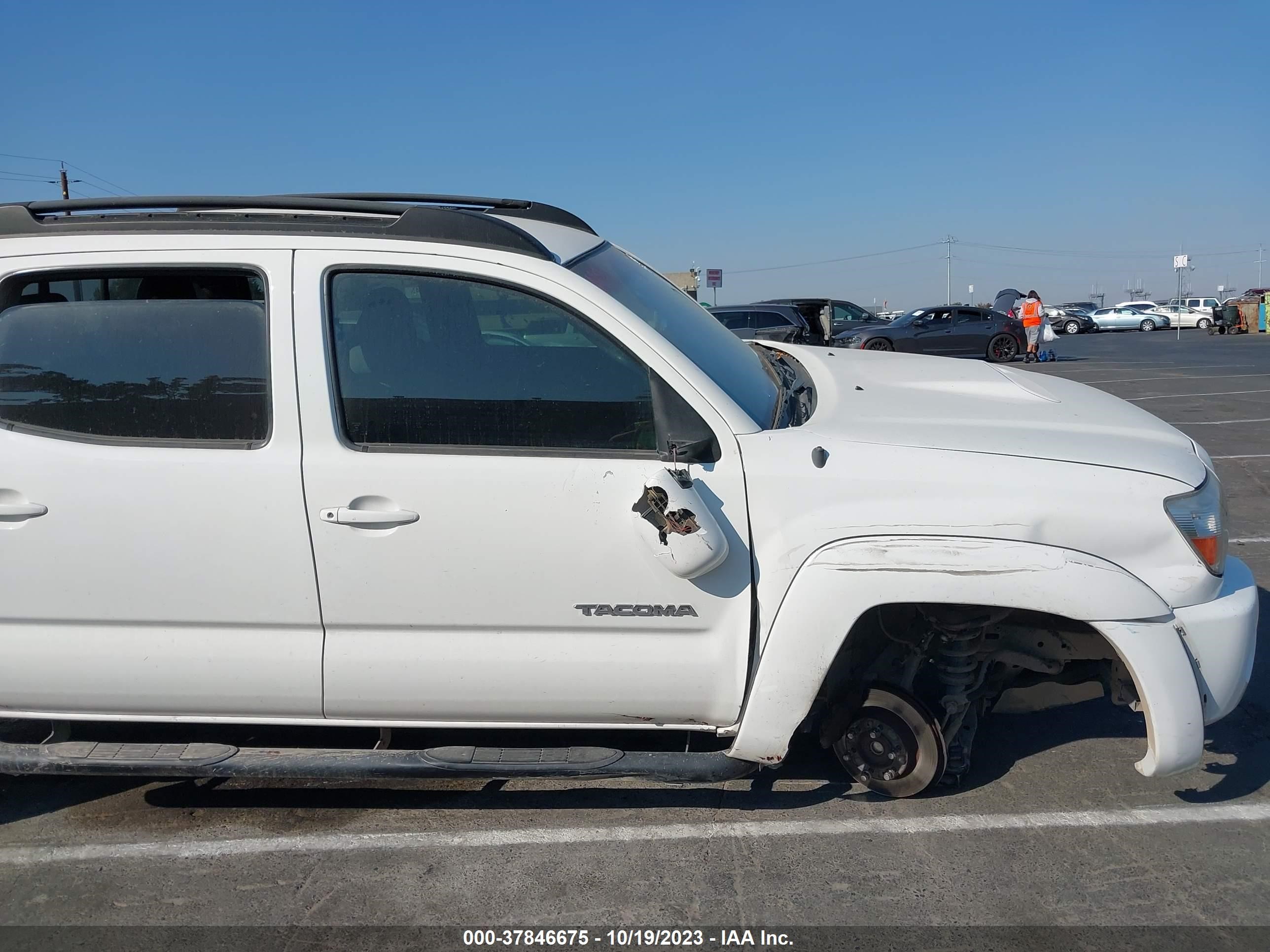 Photo 13 VIN: 5TEJU62N66Z305614 - TOYOTA TACOMA 