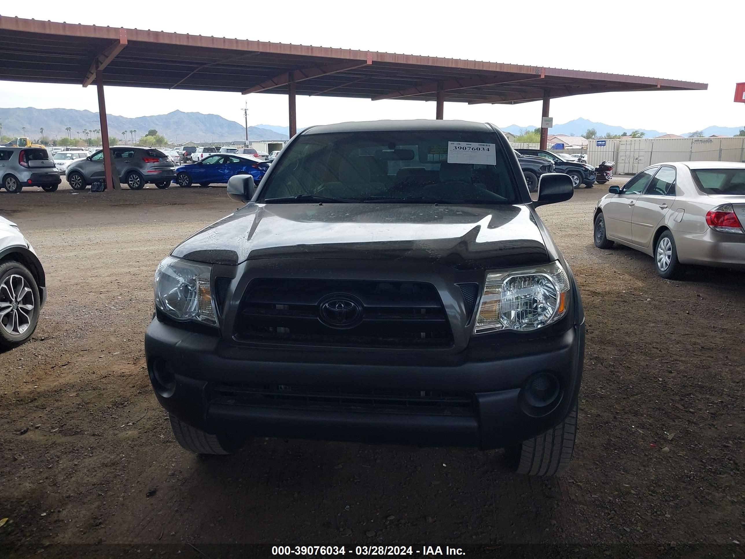 Photo 11 VIN: 5TEJU62N68Z504813 - TOYOTA TACOMA 