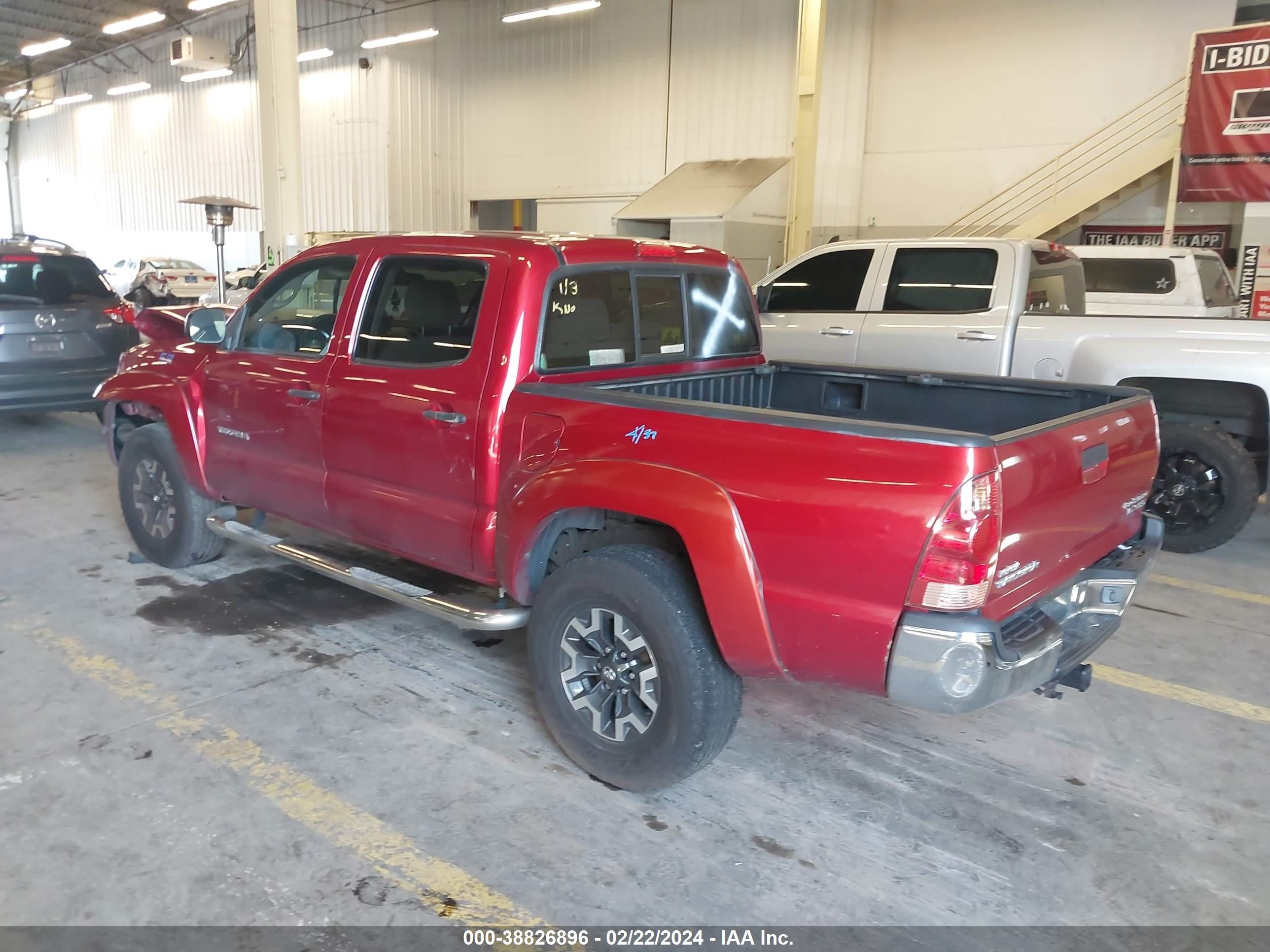 Photo 2 VIN: 5TEJU62N85Z073869 - TOYOTA TACOMA 