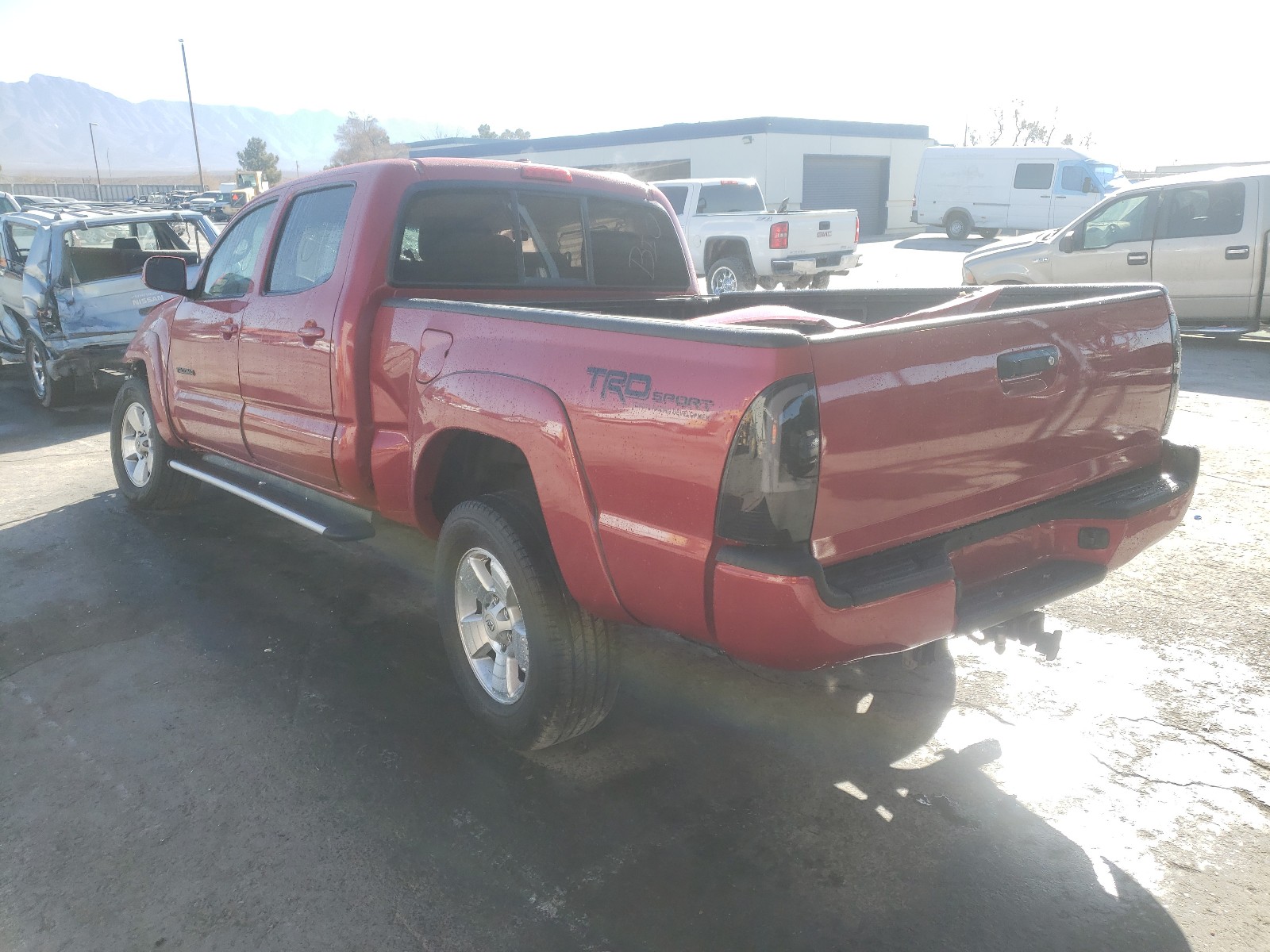 Photo 2 VIN: 5TEKU4HN1AZ673353 - TOYOTA TACOMA DOU 