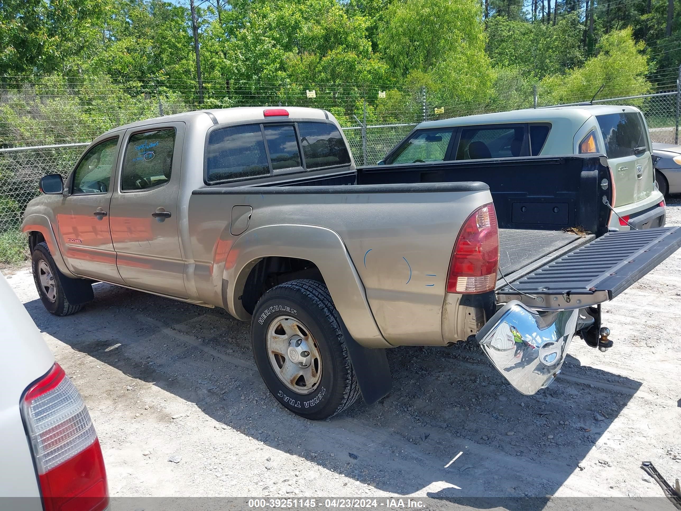 Photo 2 VIN: 5TEKU72N55Z026700 - TOYOTA TACOMA 