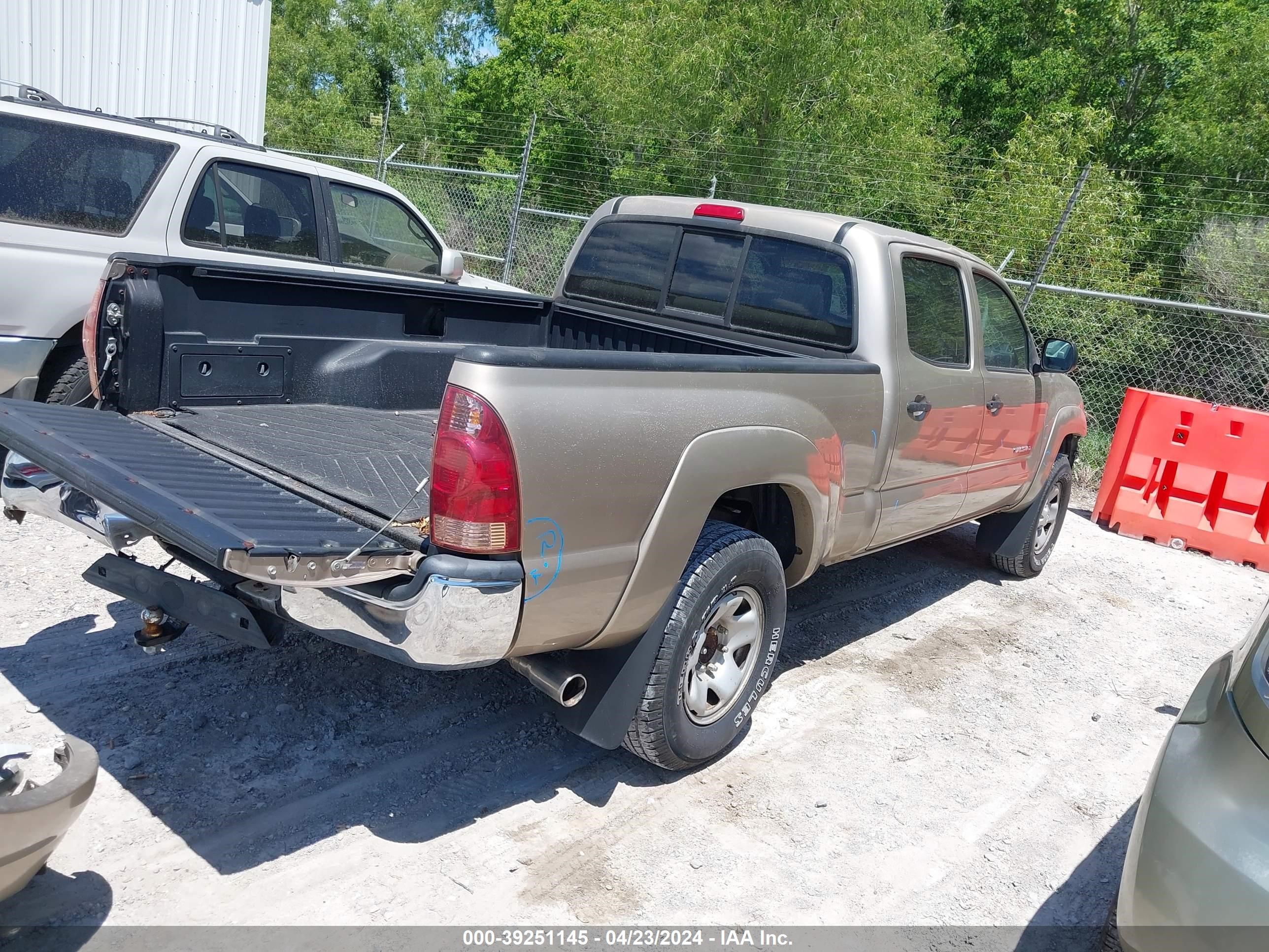 Photo 3 VIN: 5TEKU72N55Z026700 - TOYOTA TACOMA 