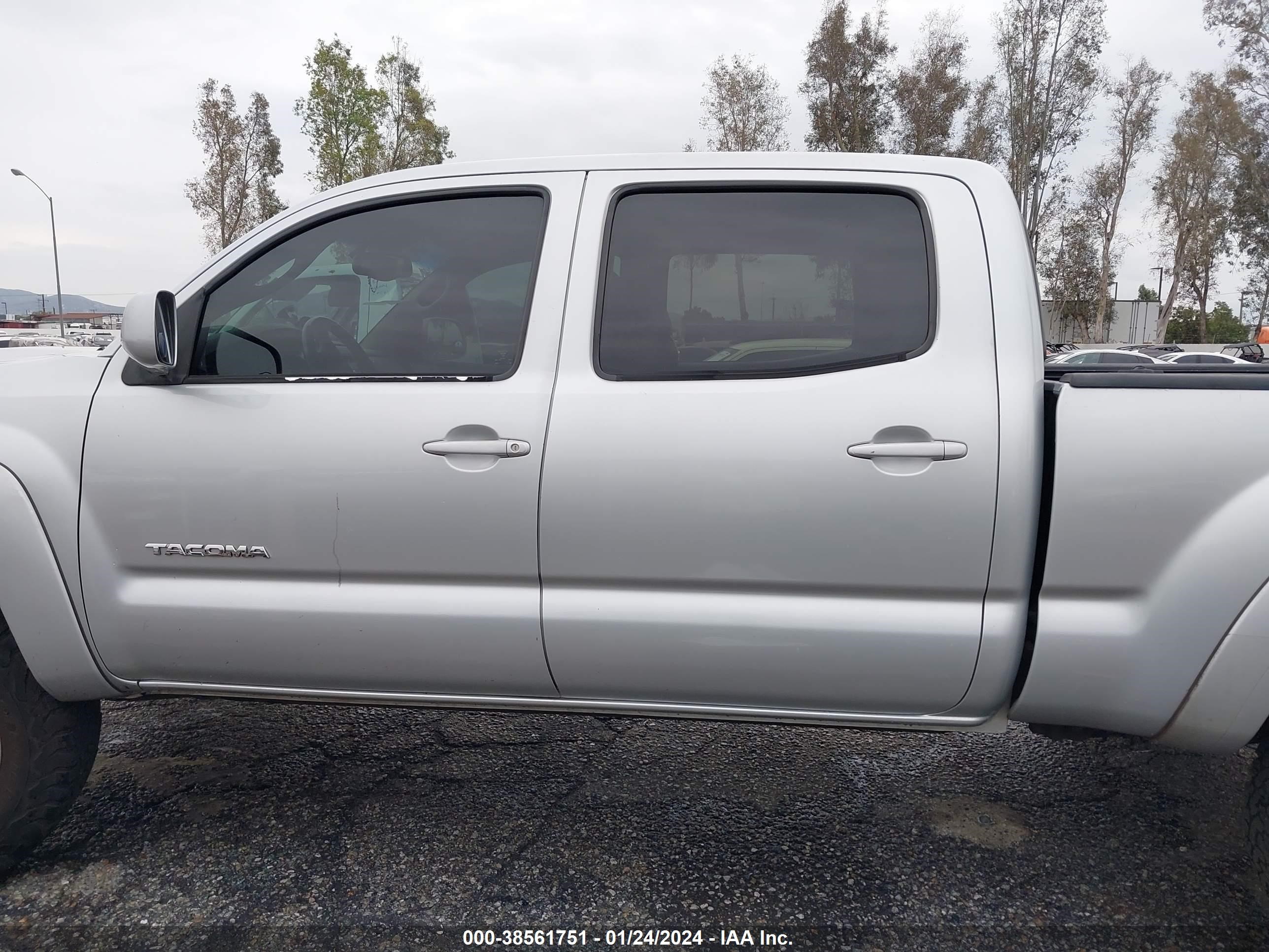 Photo 14 VIN: 5TEKU72N75Z009848 - TOYOTA TACOMA 