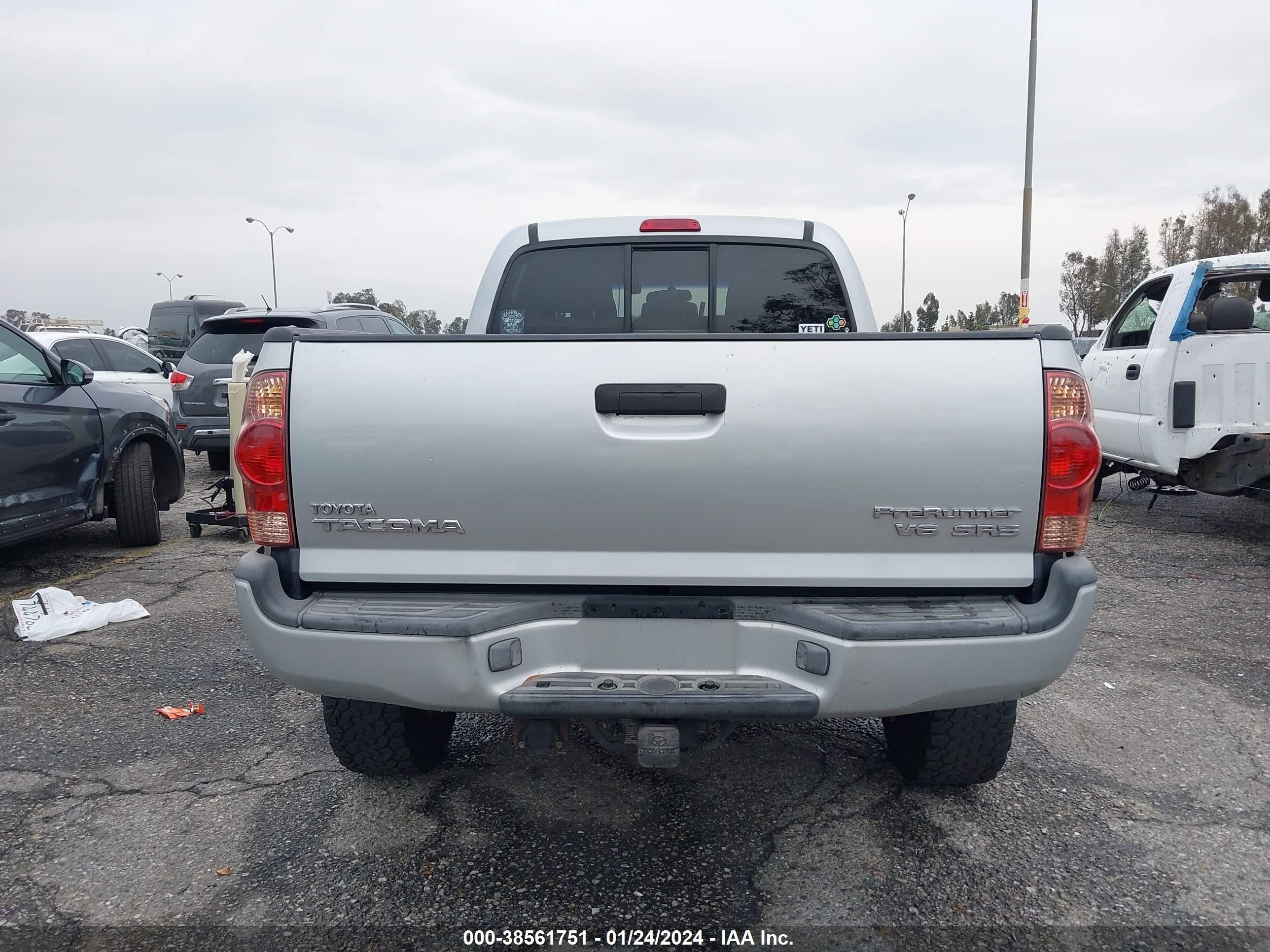 Photo 16 VIN: 5TEKU72N75Z009848 - TOYOTA TACOMA 