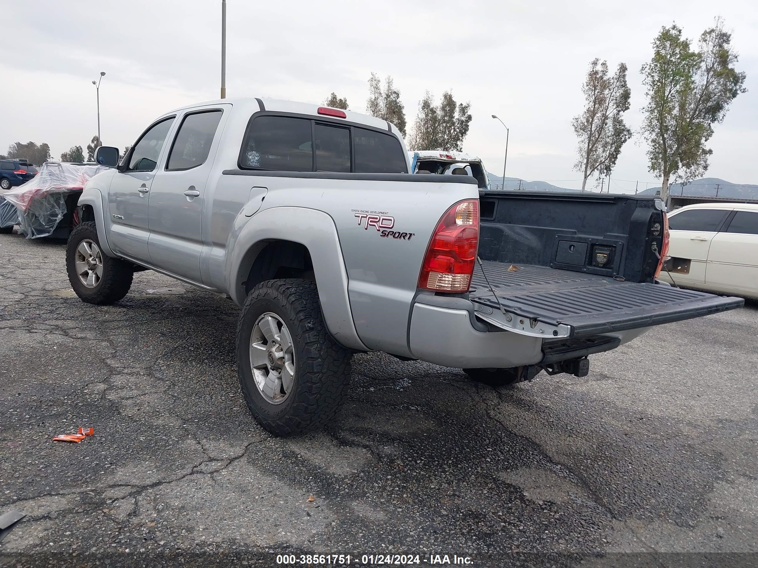 Photo 2 VIN: 5TEKU72N75Z009848 - TOYOTA TACOMA 