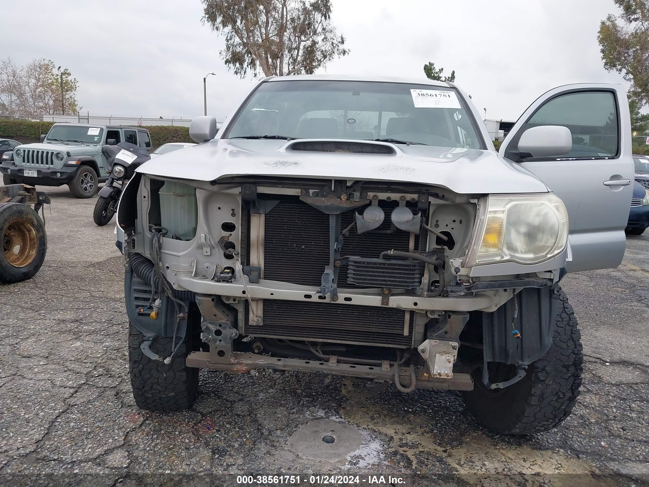 Photo 5 VIN: 5TEKU72N75Z009848 - TOYOTA TACOMA 