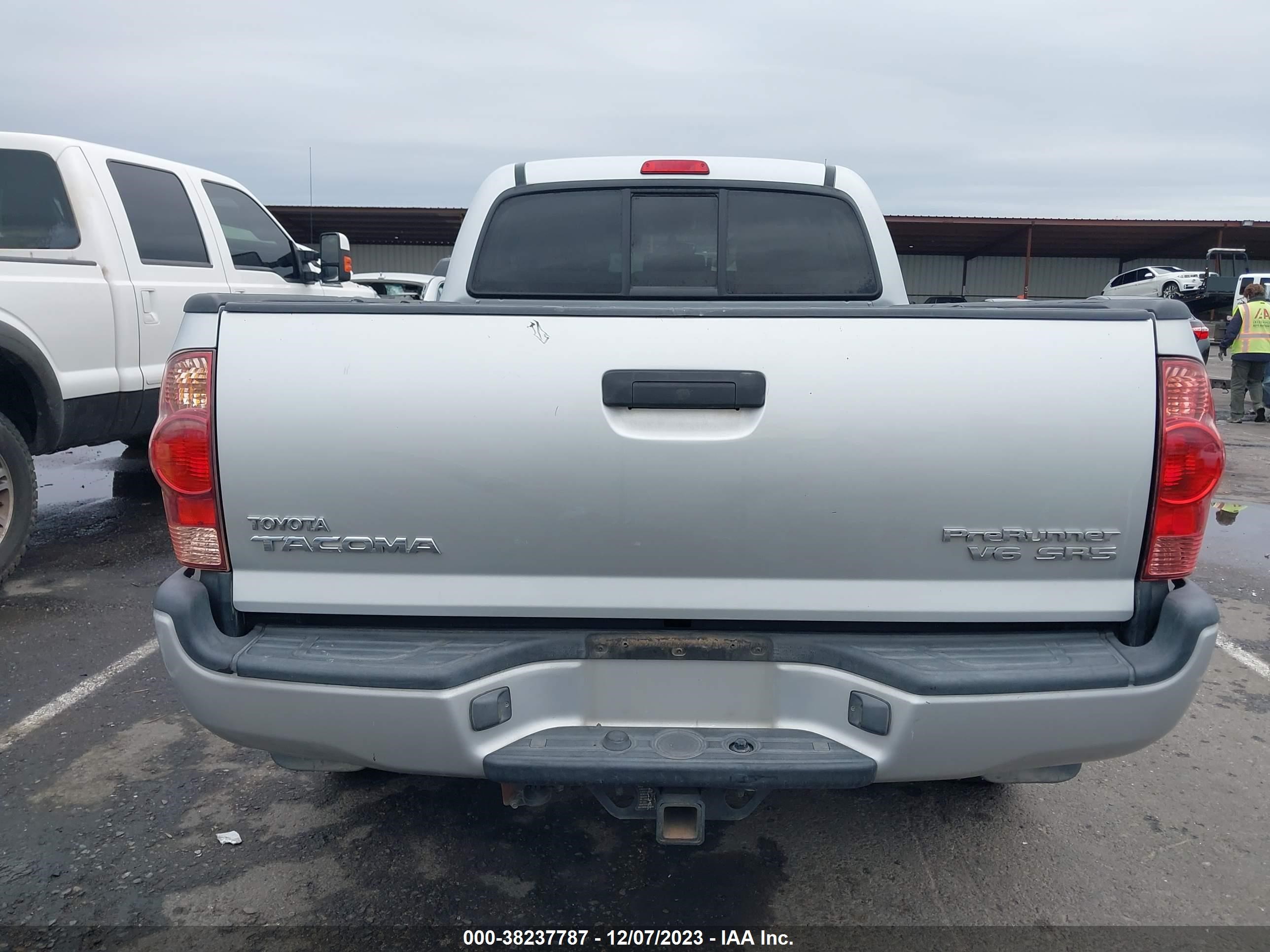 Photo 16 VIN: 5TEKU72N96Z304435 - TOYOTA TACOMA 