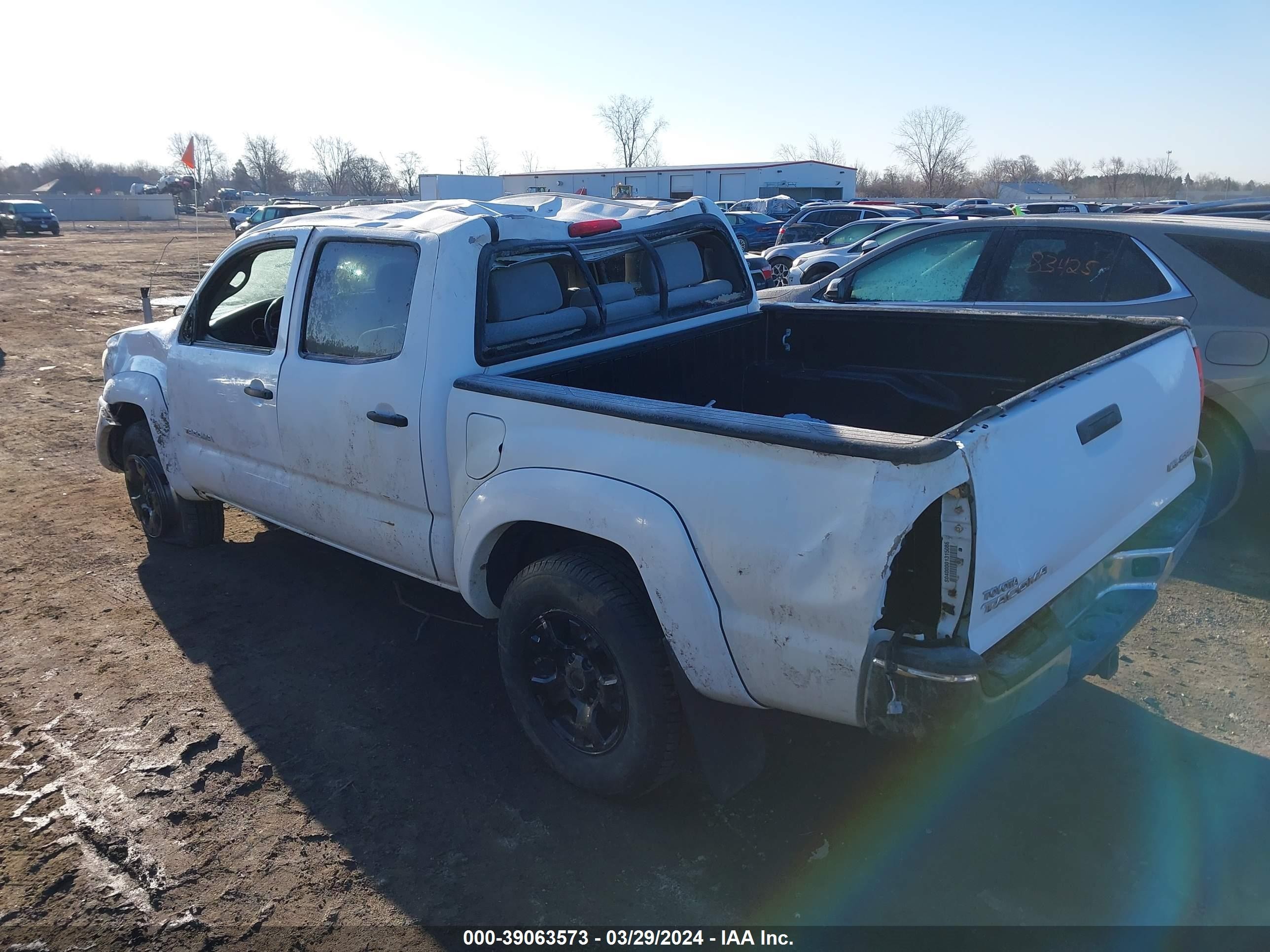 Photo 2 VIN: 5TELU42N18Z588102 - TOYOTA TACOMA 