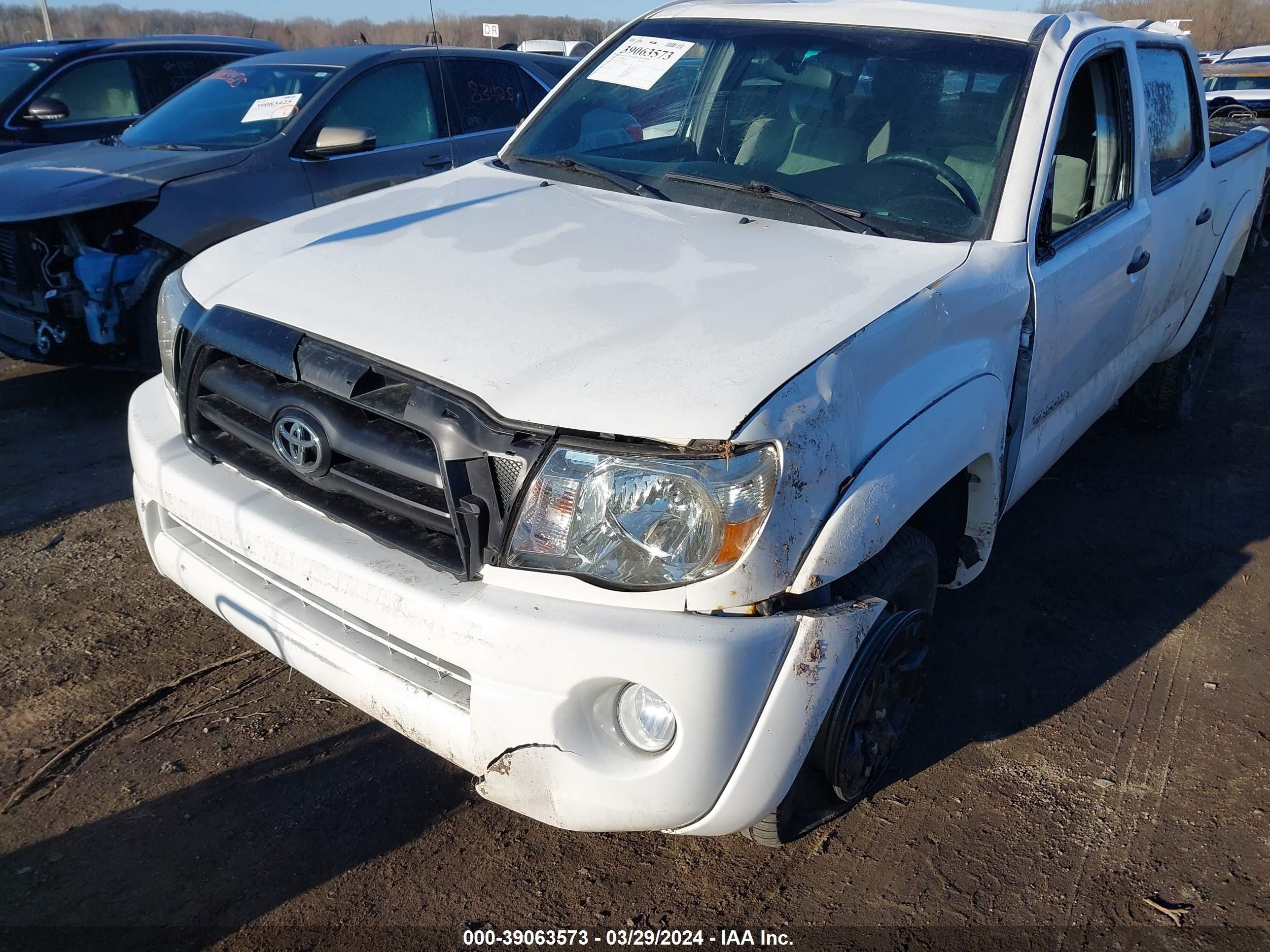 Photo 5 VIN: 5TELU42N18Z588102 - TOYOTA TACOMA 