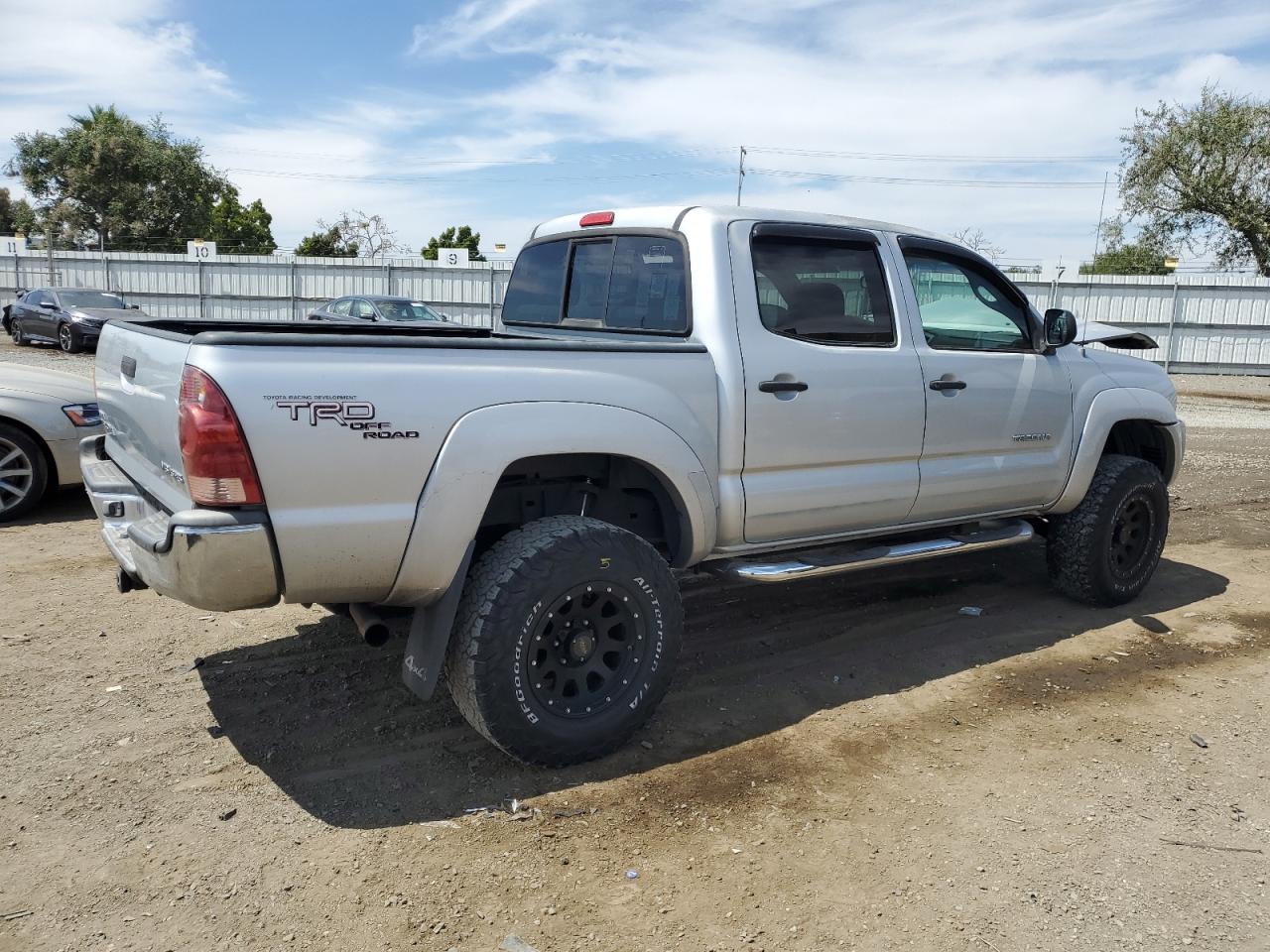 Photo 2 VIN: 5TELU42N26Z177868 - TOYOTA TACOMA 