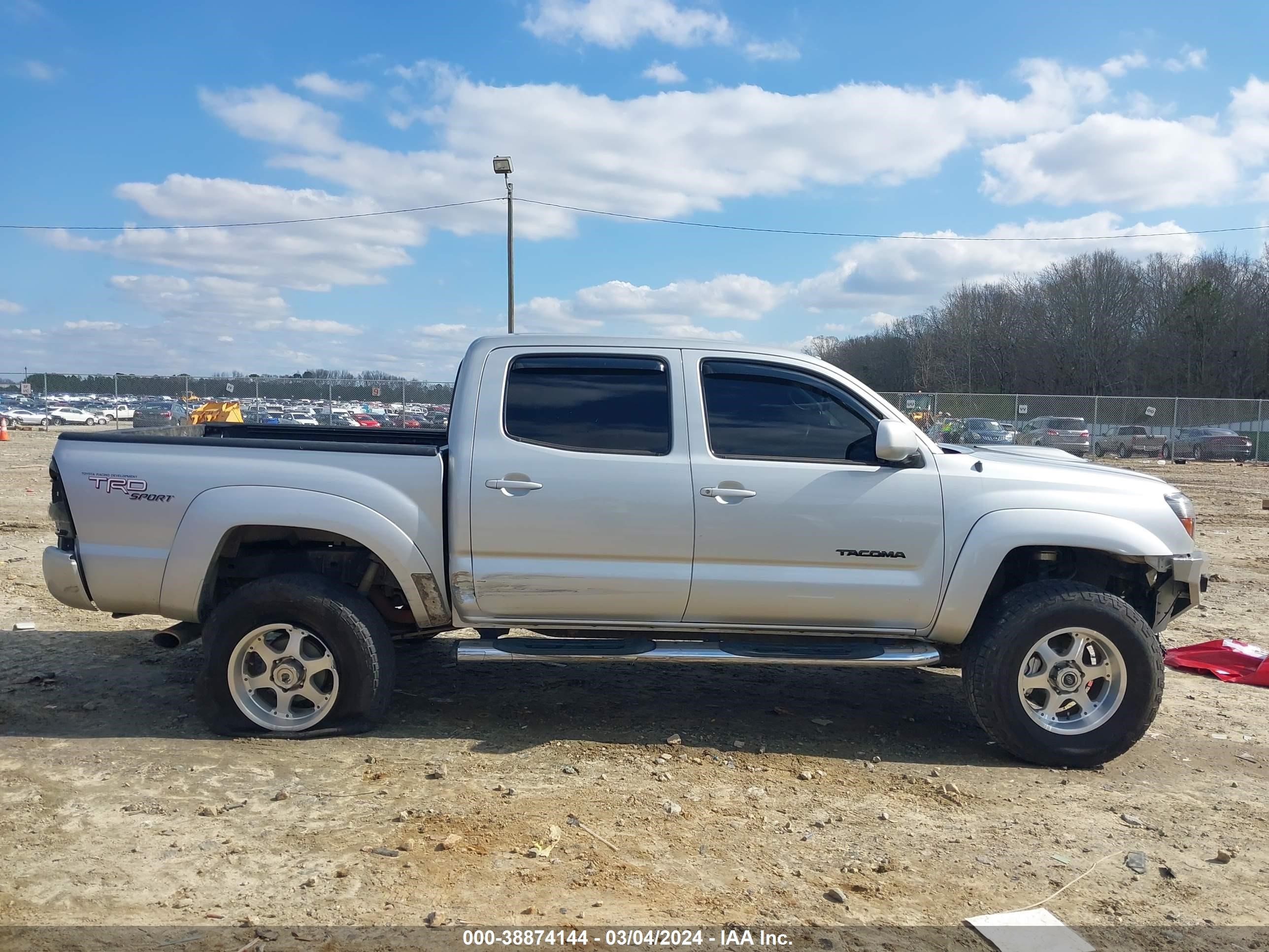 Photo 12 VIN: 5TELU42N35Z096652 - TOYOTA TACOMA 