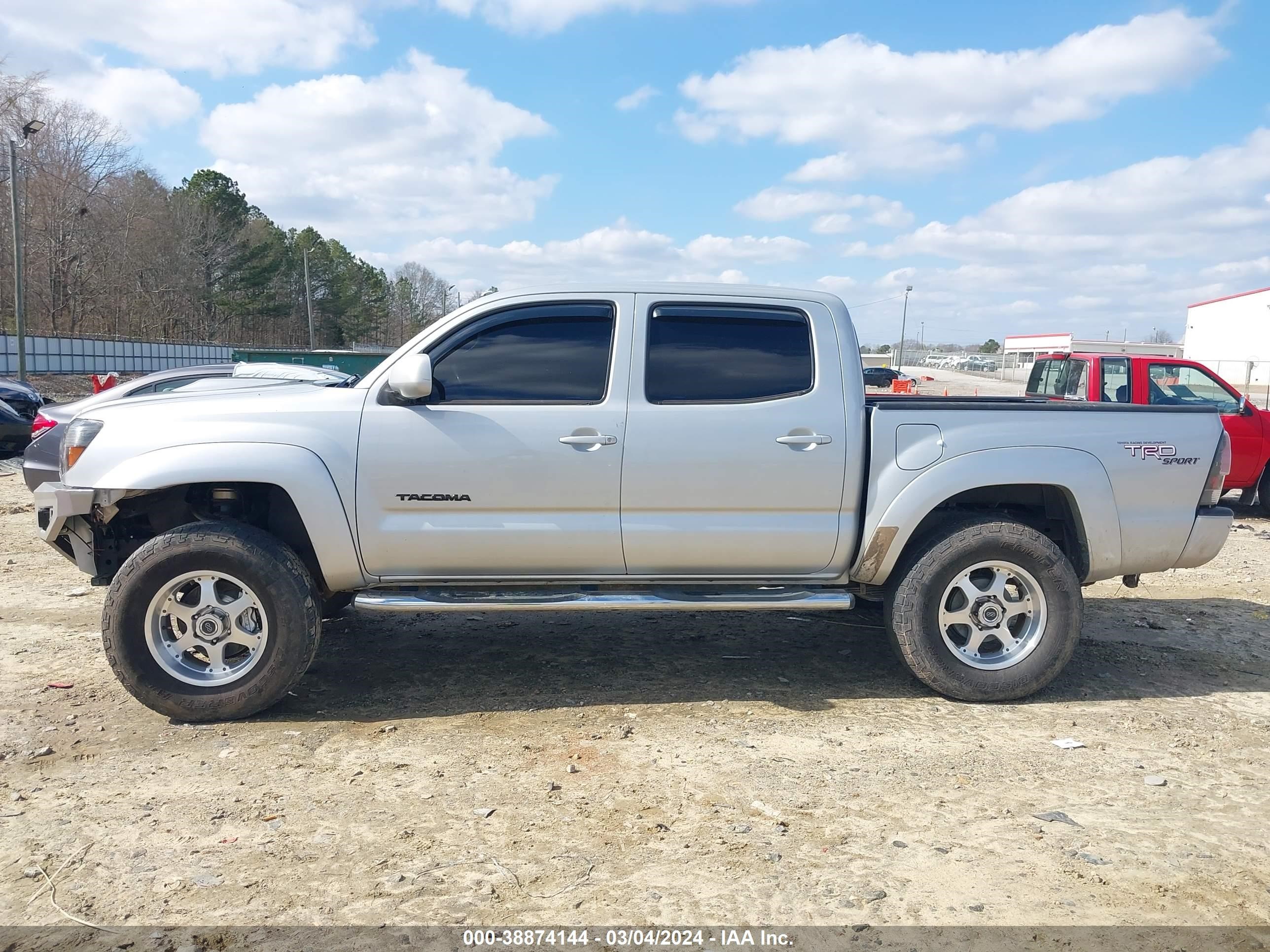 Photo 13 VIN: 5TELU42N35Z096652 - TOYOTA TACOMA 