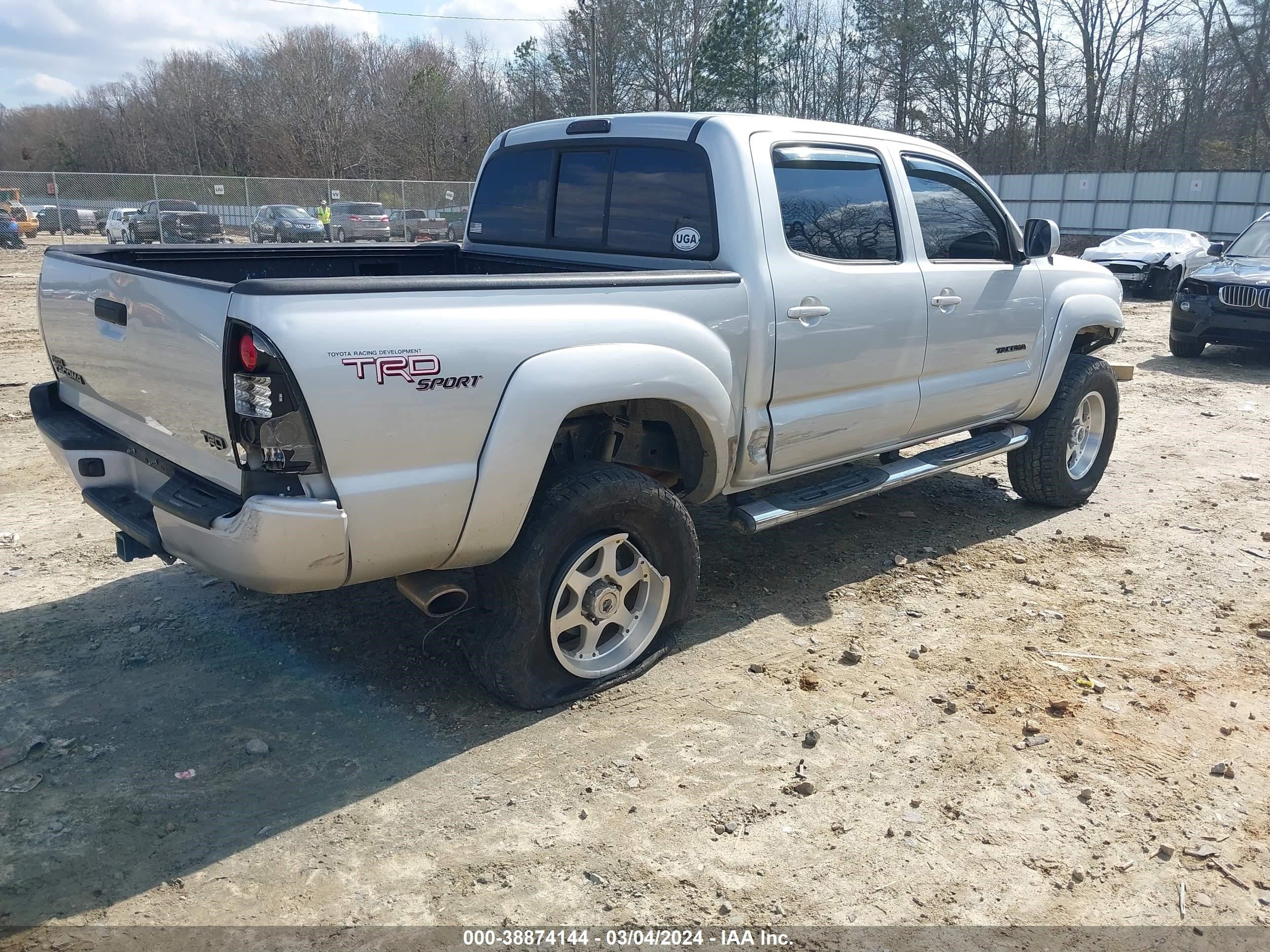 Photo 3 VIN: 5TELU42N35Z096652 - TOYOTA TACOMA 