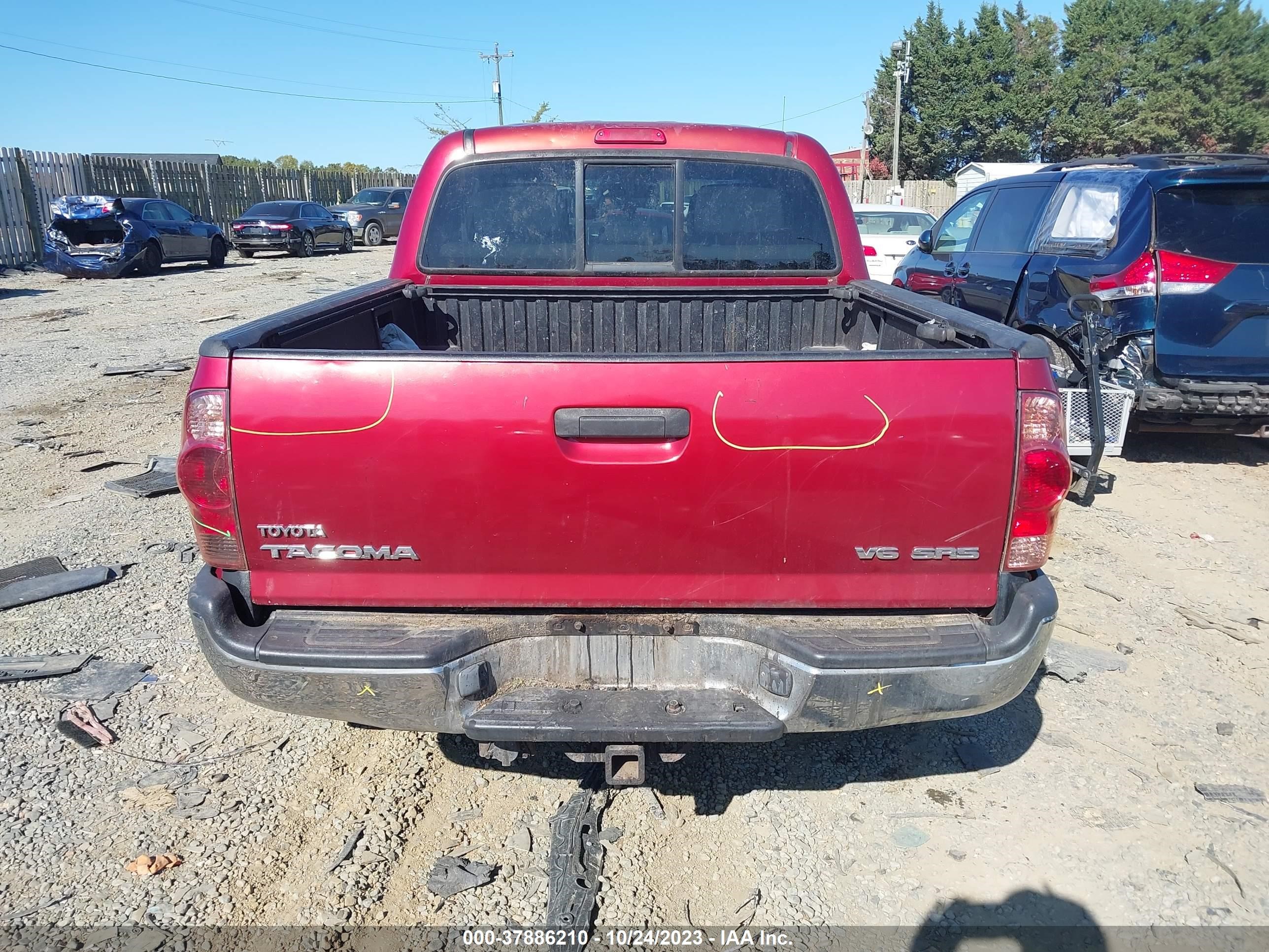 Photo 15 VIN: 5TELU42N37Z392869 - TOYOTA TACOMA 