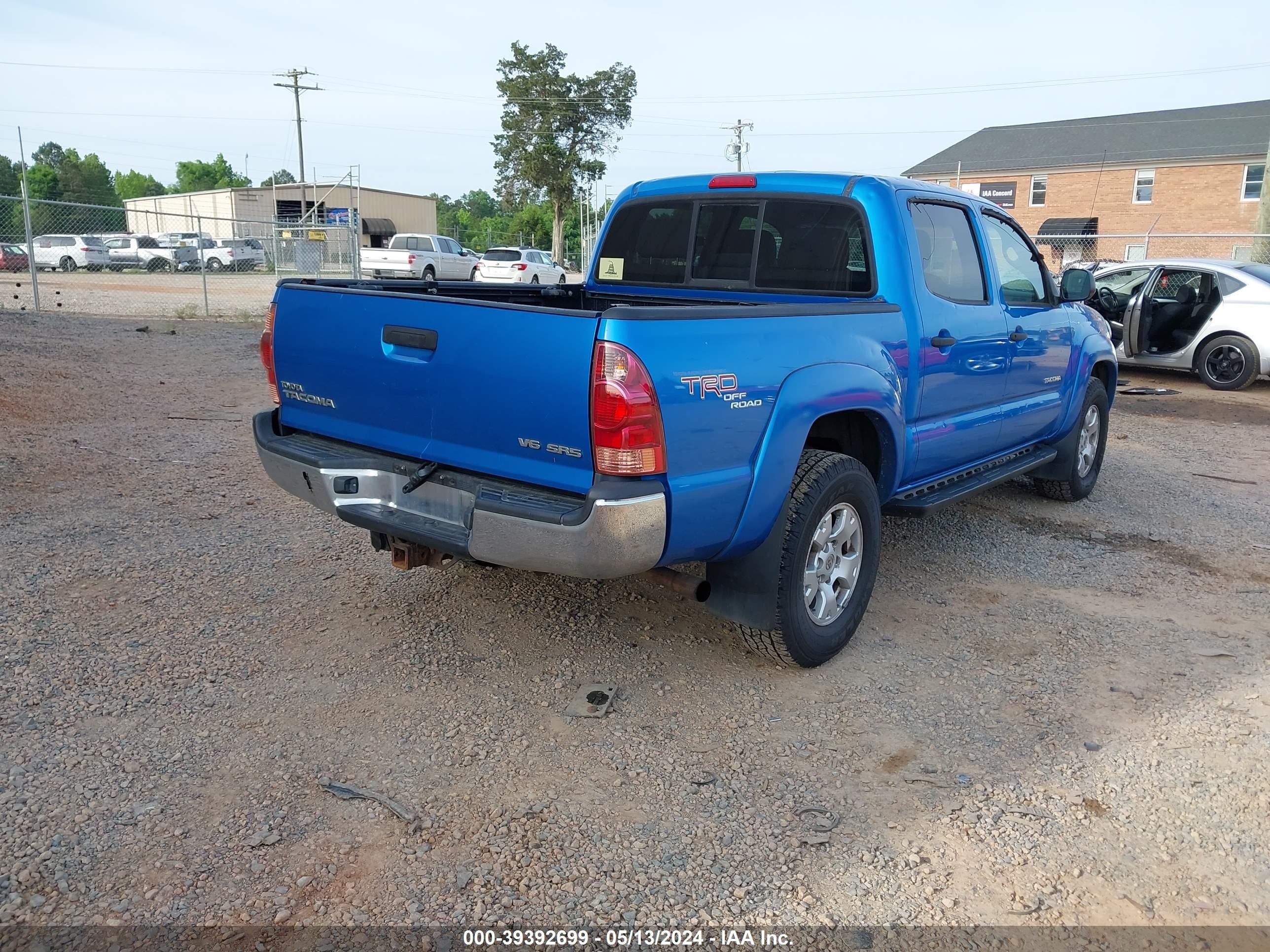 Photo 3 VIN: 5TELU42N38Z575299 - TOYOTA TACOMA 