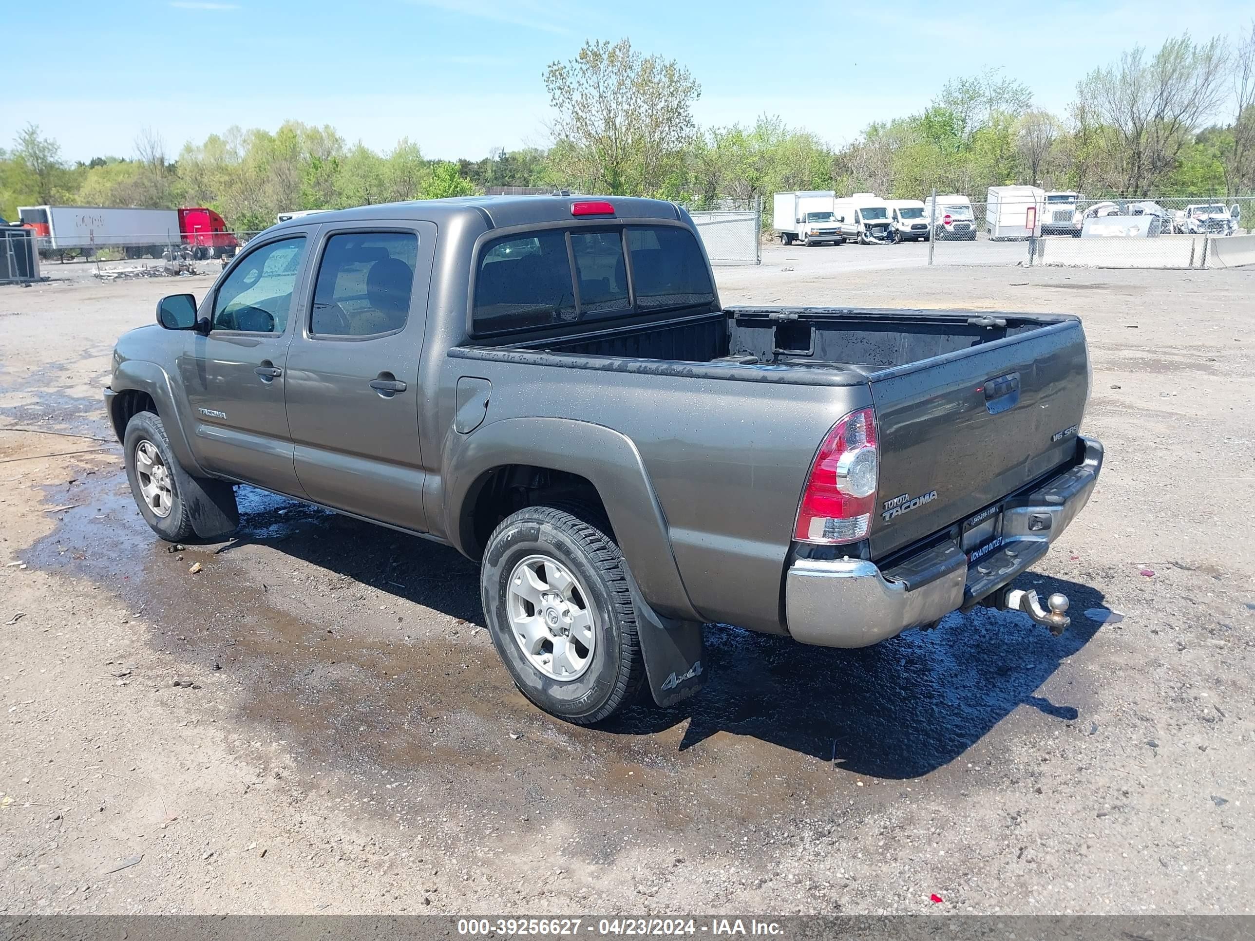 Photo 2 VIN: 5TELU42N39Z618492 - TOYOTA TACOMA 