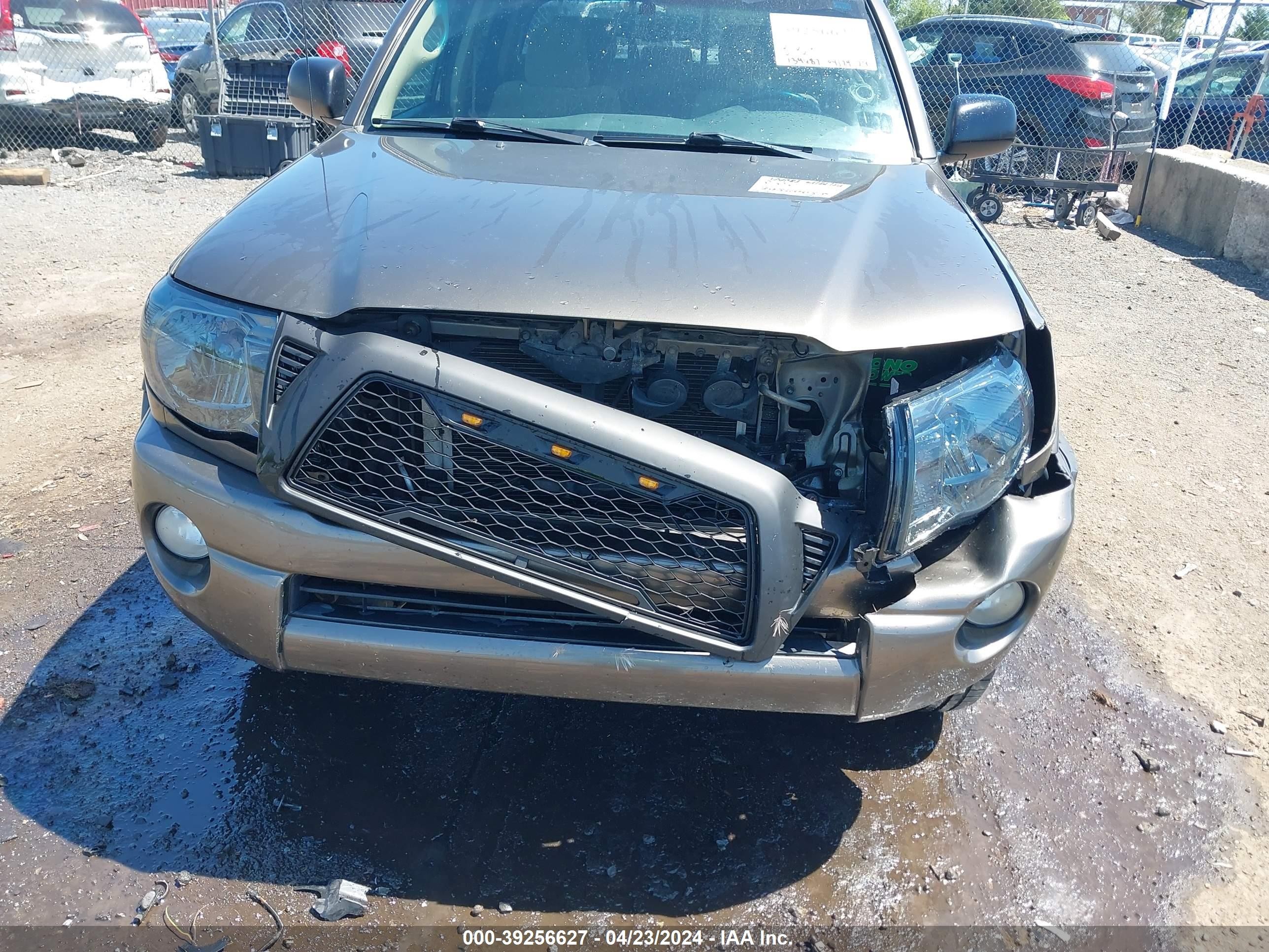 Photo 5 VIN: 5TELU42N39Z618492 - TOYOTA TACOMA 