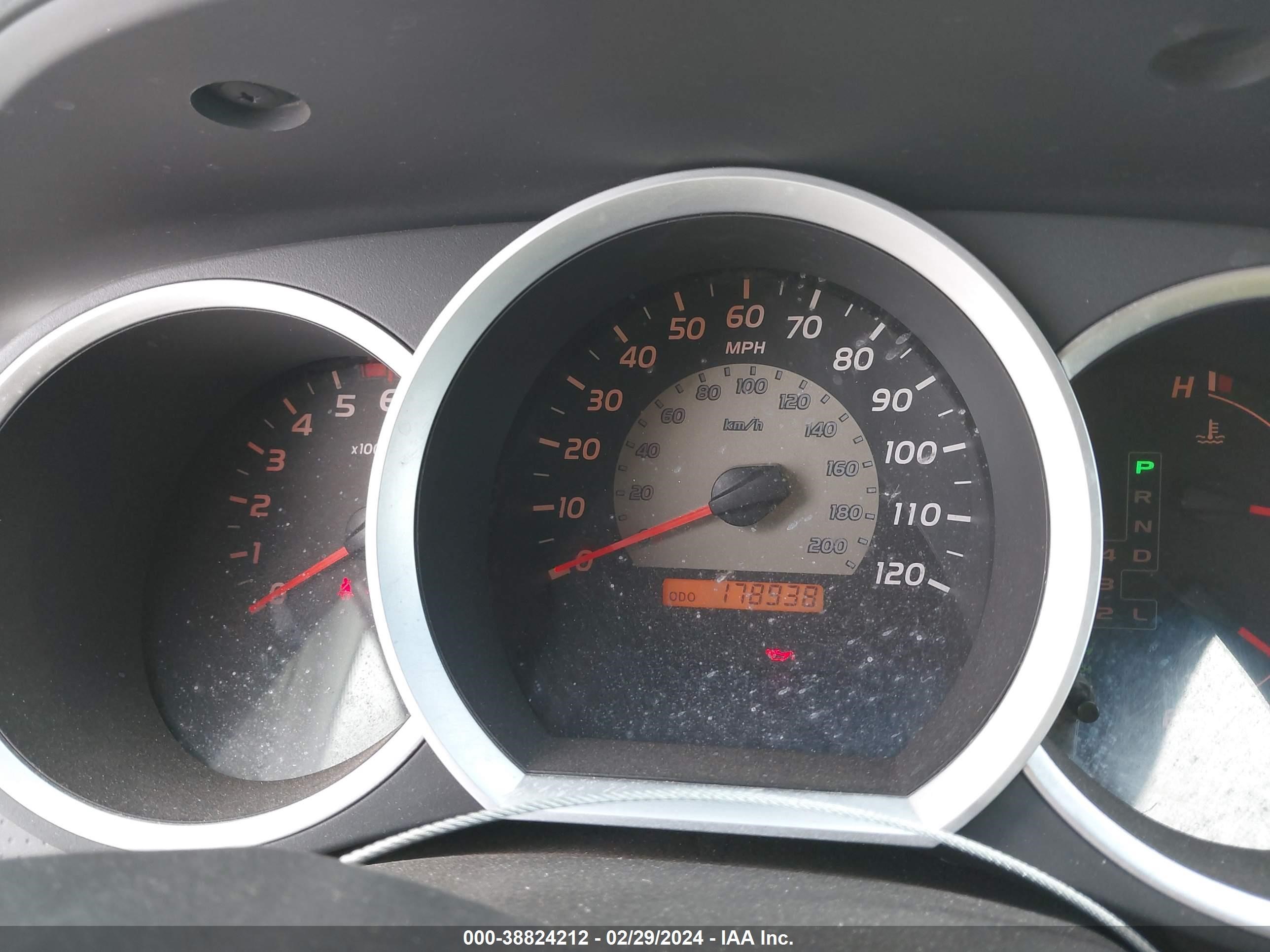 Photo 6 VIN: 5TELU42N45Z040087 - TOYOTA TACOMA 