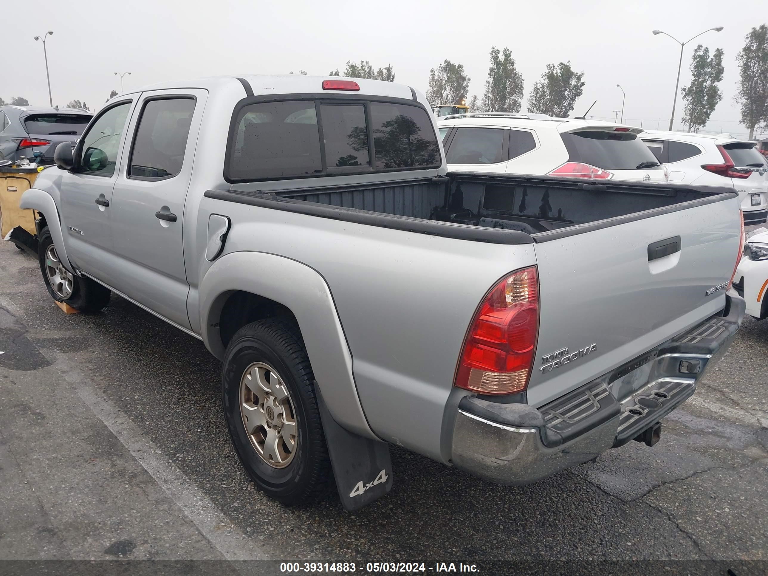 Photo 2 VIN: 5TELU42N45Z096403 - TOYOTA TACOMA 