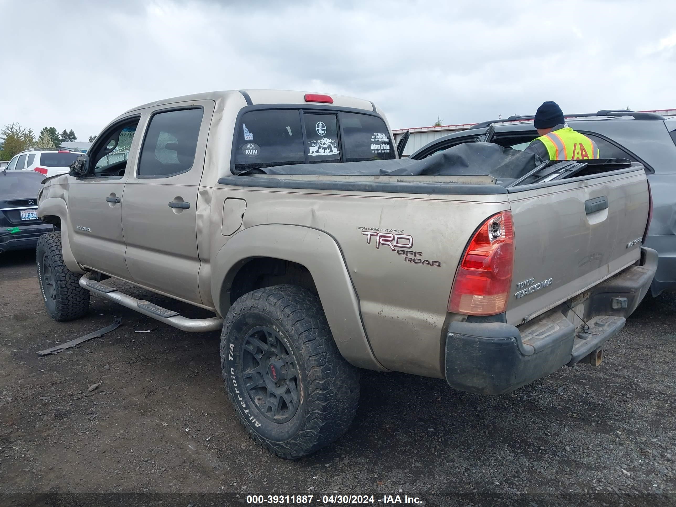 Photo 2 VIN: 5TELU42N477458006 - TOYOTA TACOMA 