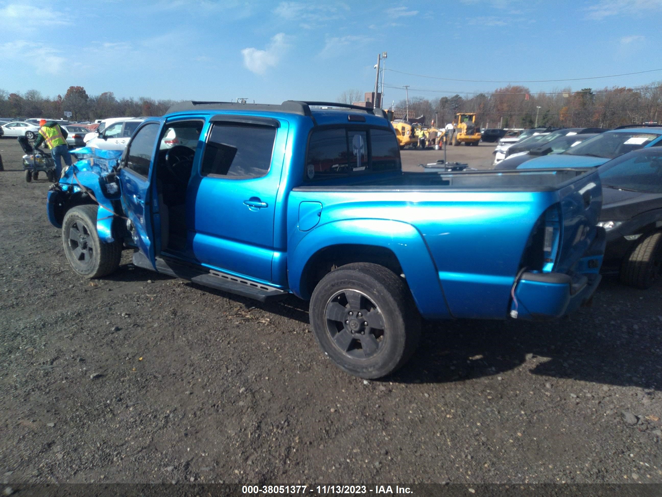 Photo 2 VIN: 5TELU42N48Z553991 - TOYOTA TACOMA 